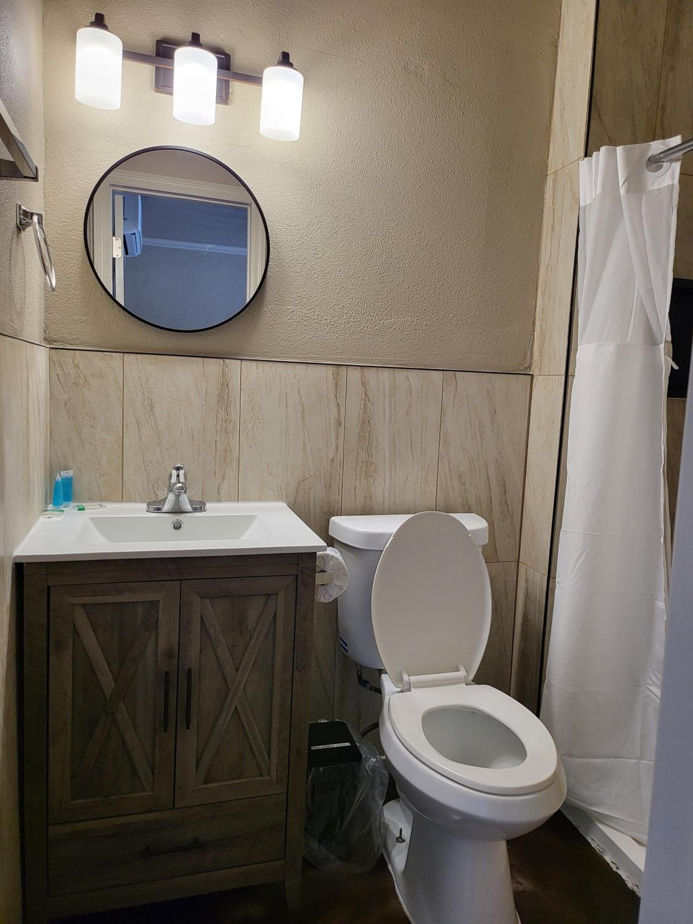 Deluxe Queen Room with Two Queen Beds photo 3