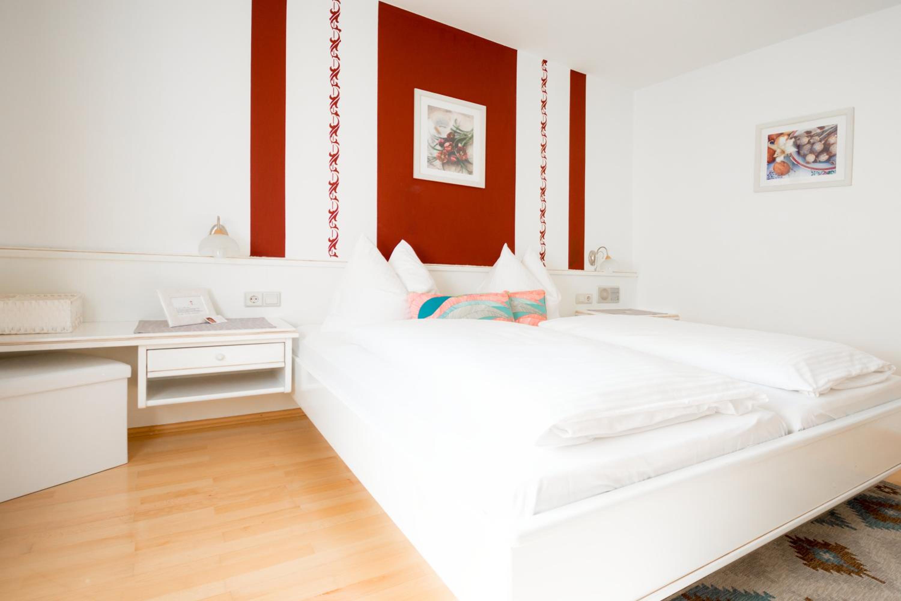 Large Double Room photo 2