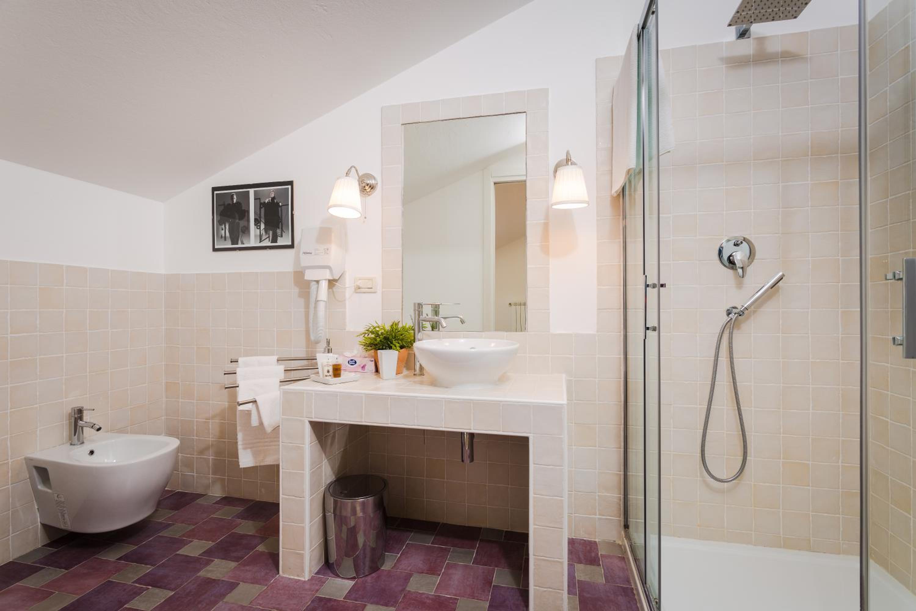 Double Room - Photo 2
