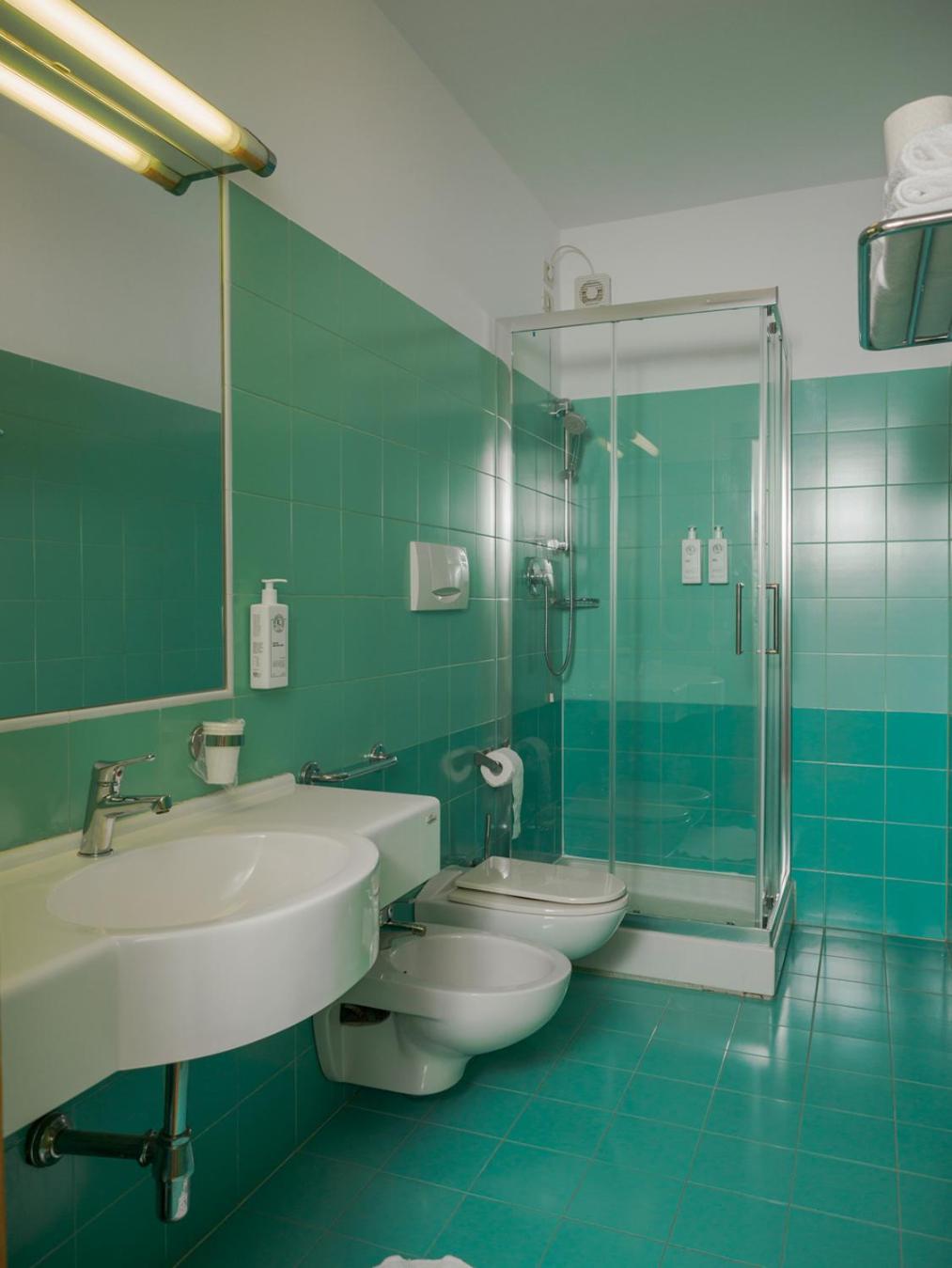Basic Triple Room photo 2