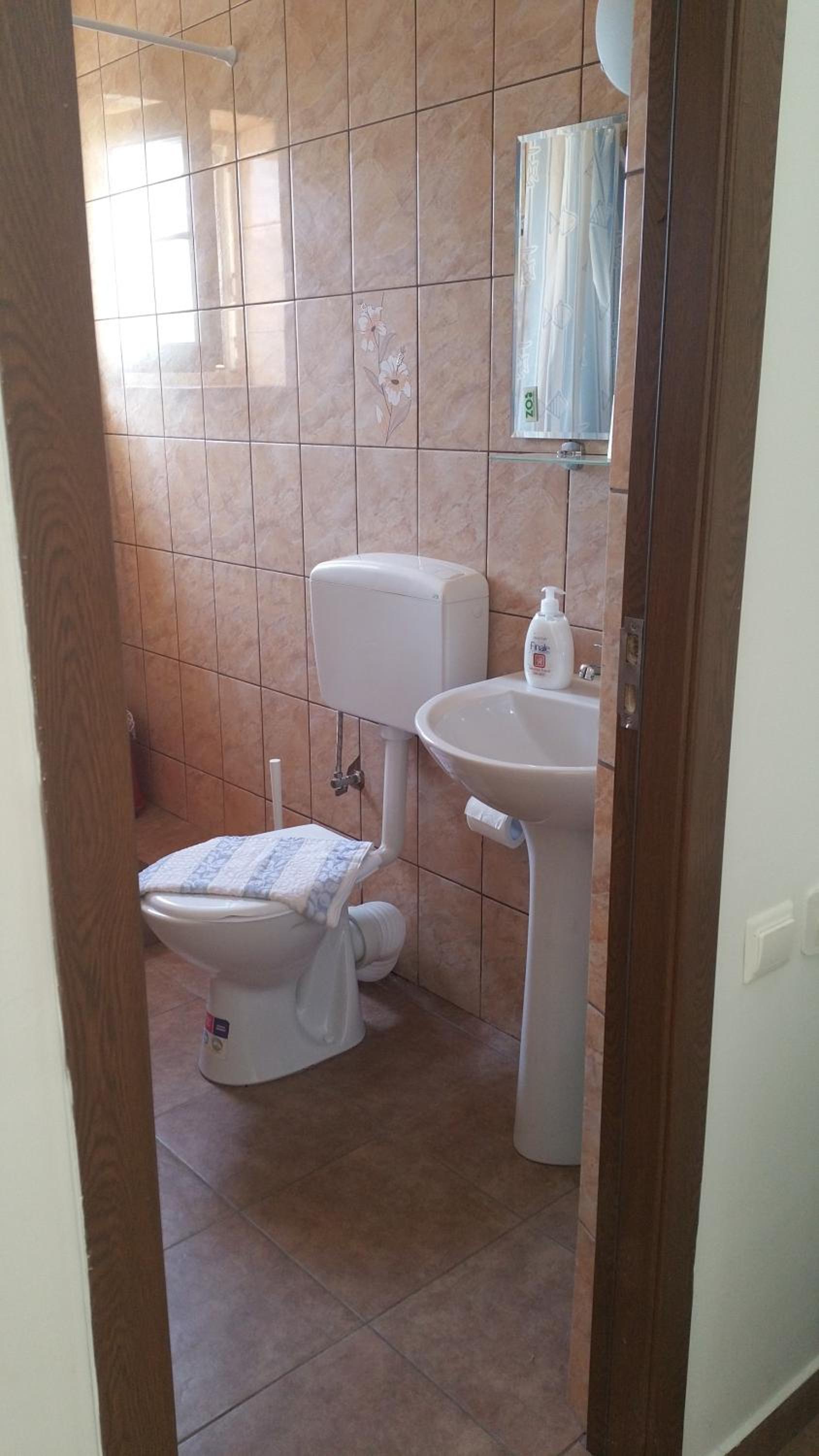 Small Double Room - Photo 4