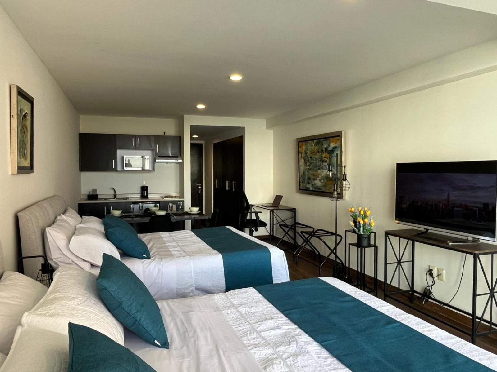 King Suite with Balcony photo 3