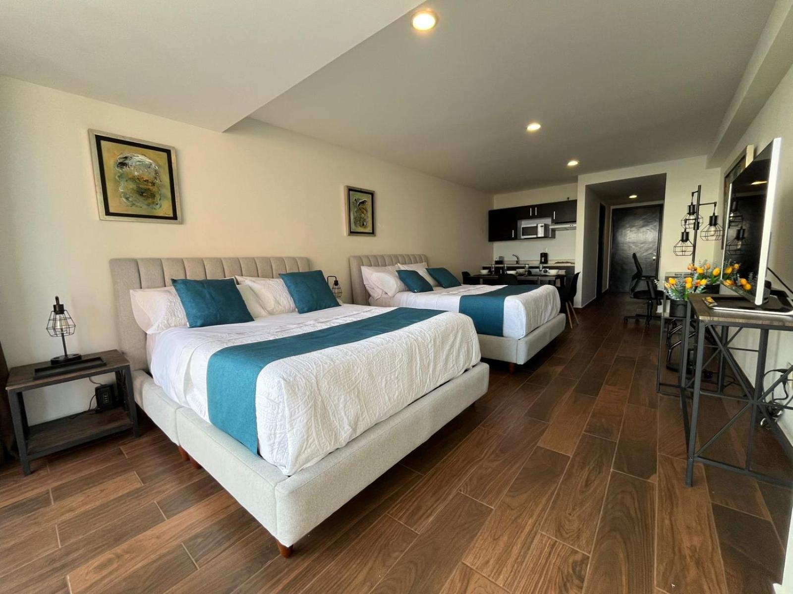 King Suite with Balcony photo 1