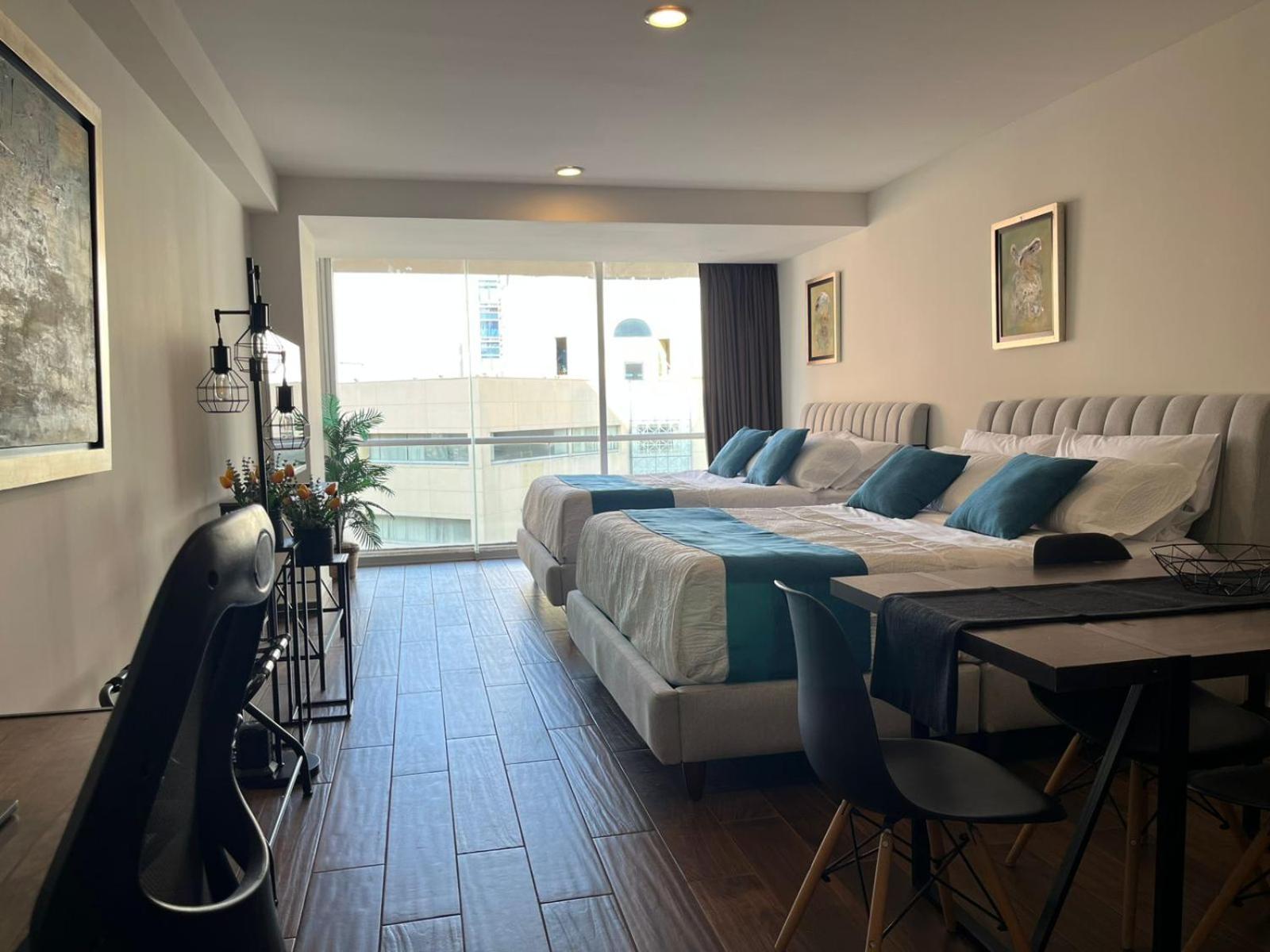 King Suite with Balcony photo 2