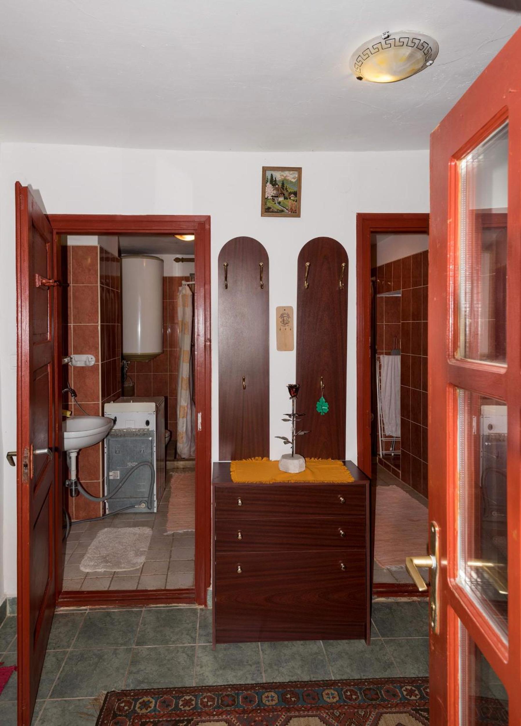 Quadruple Room with Bathroom - Photo 8