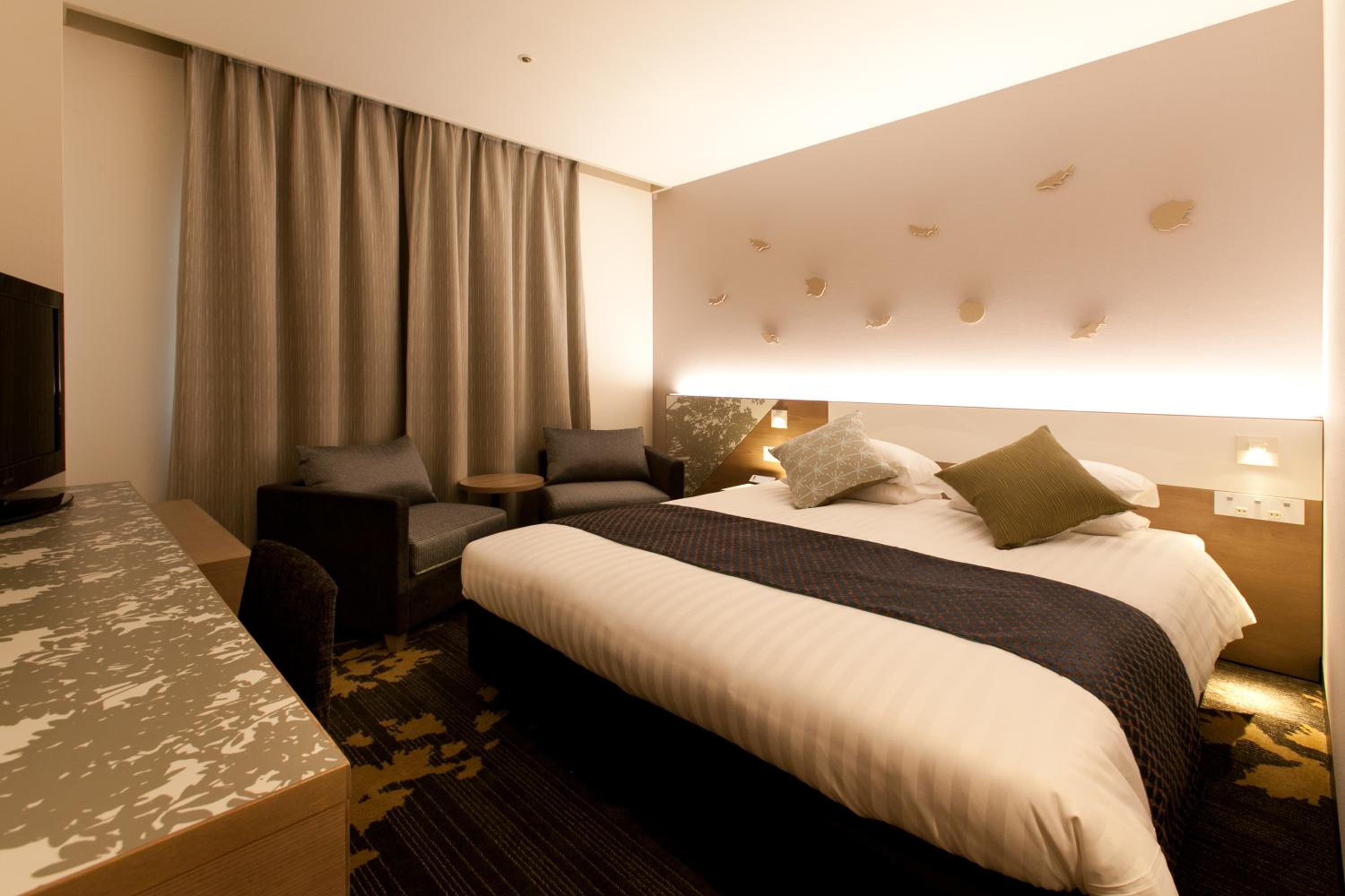 Double Room - Non-Smoking  - Photo 7