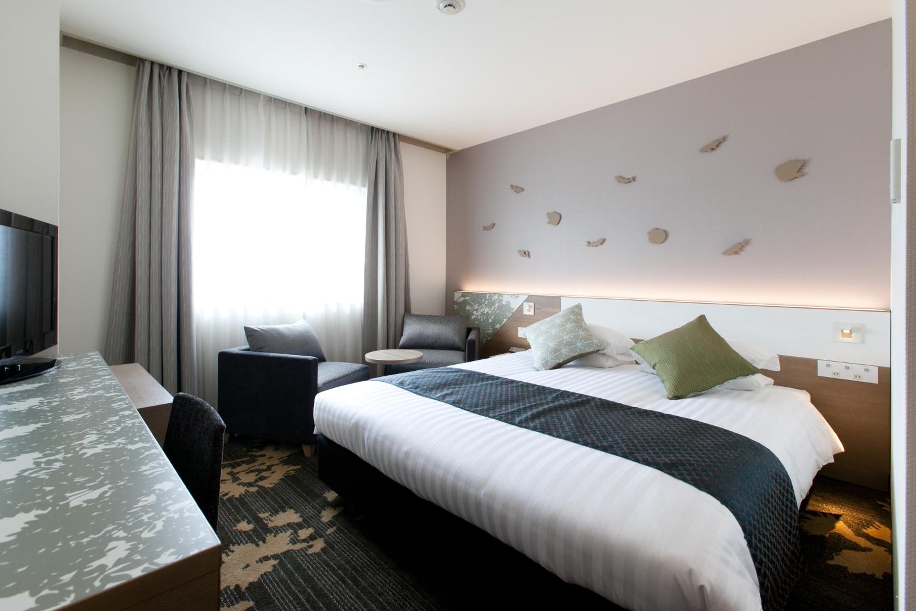 Double Room - Non-Smoking  - Photo 9