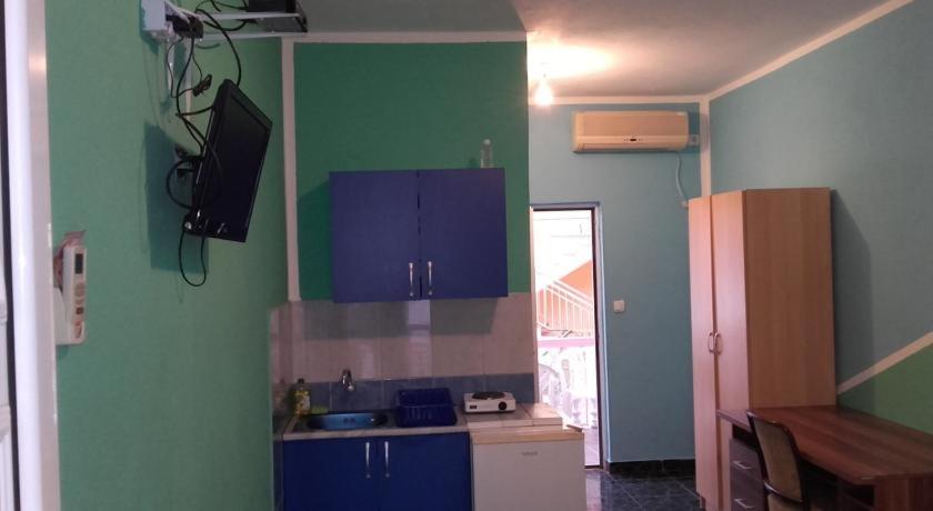 Apartment with Balcony photo 2