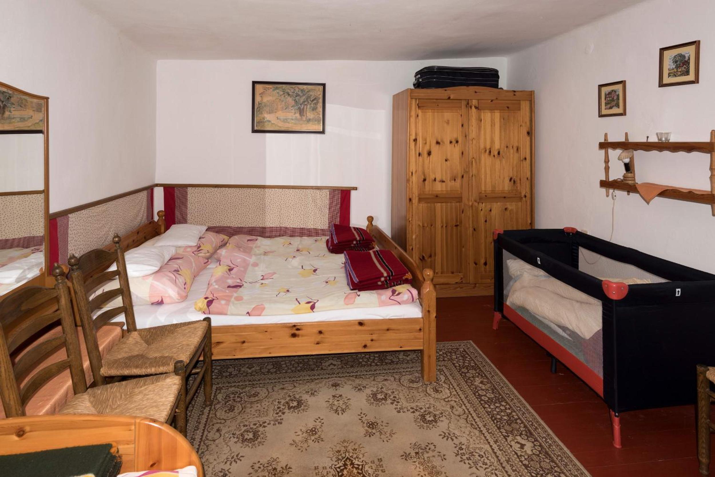 Quadruple Room with Bathroom - Photo 1