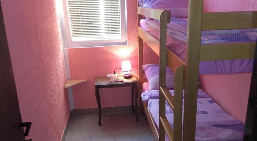Budget Twin Room photo 3