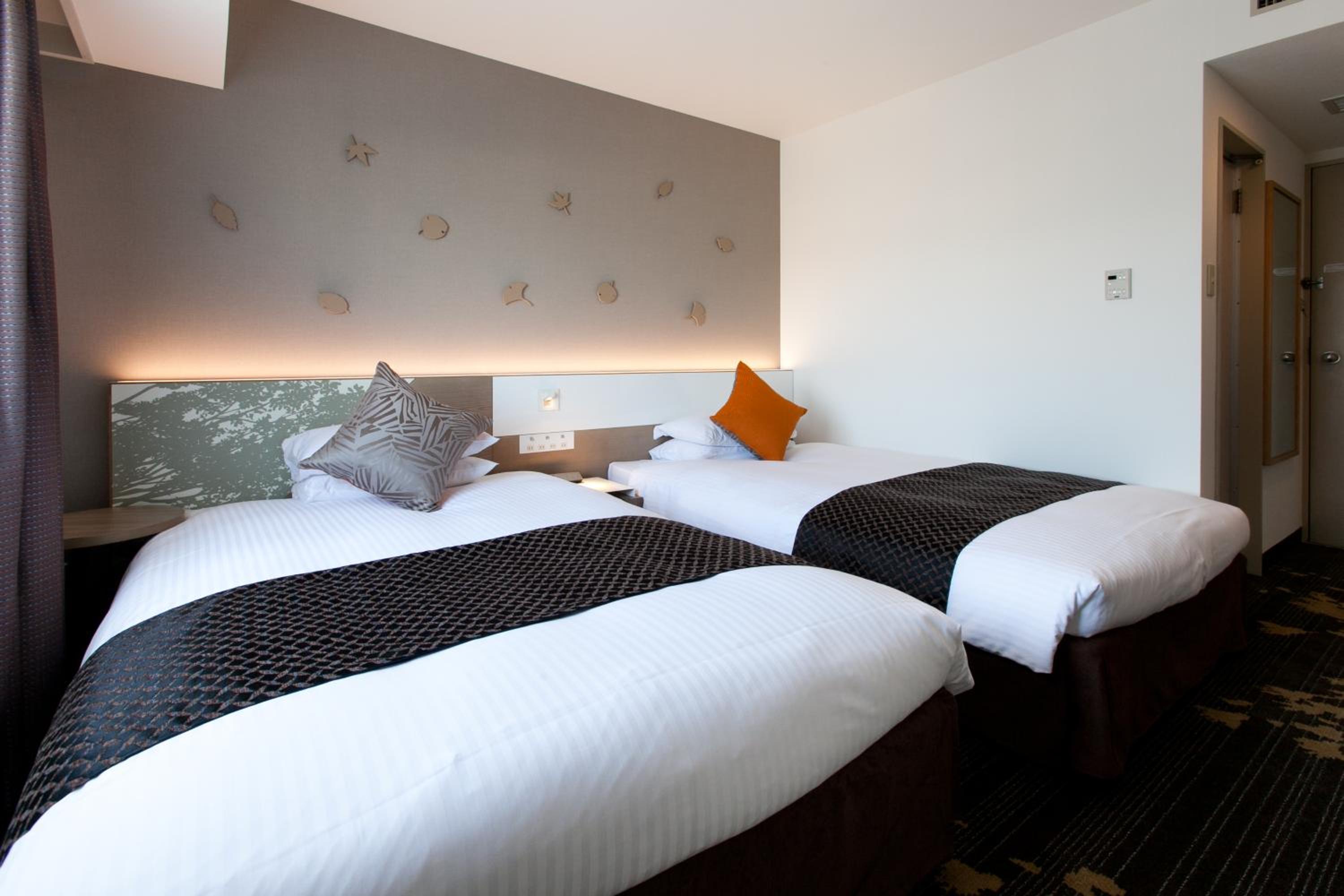 Twin Room - Non-Smoking - Photo 6