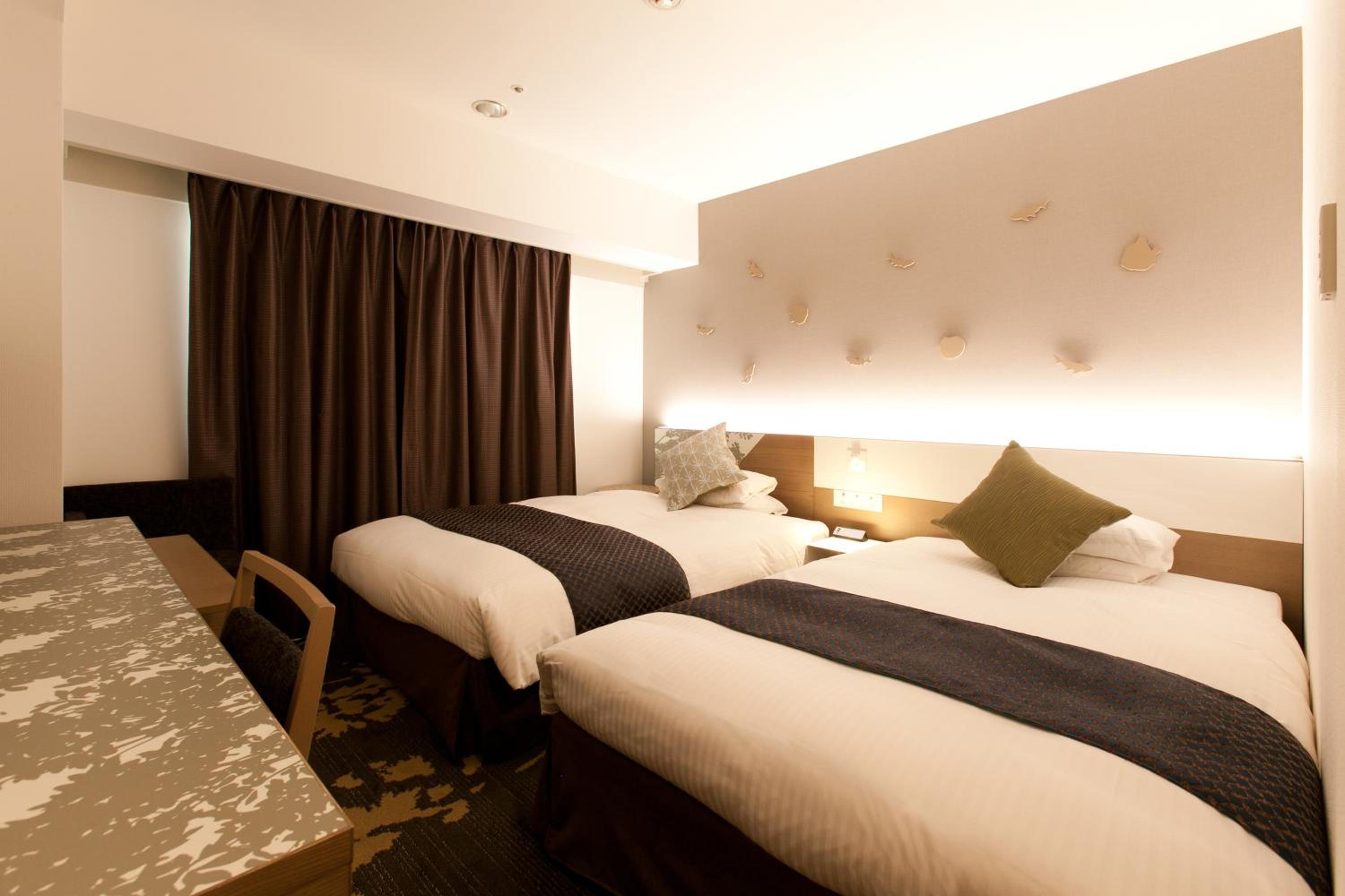 Twin Room - Non-Smoking - Photo 10