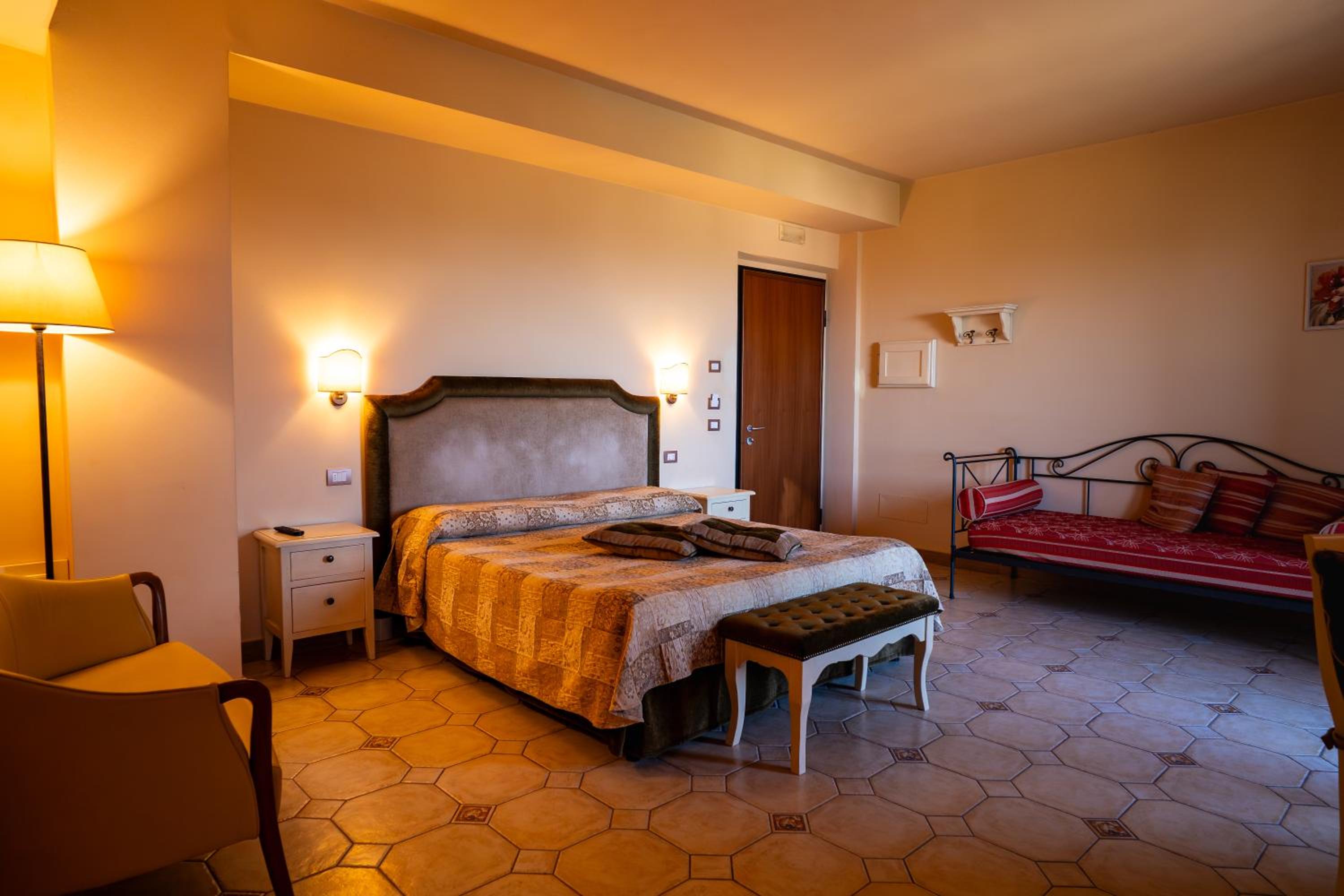 Junior Suite with Terrace photo 2