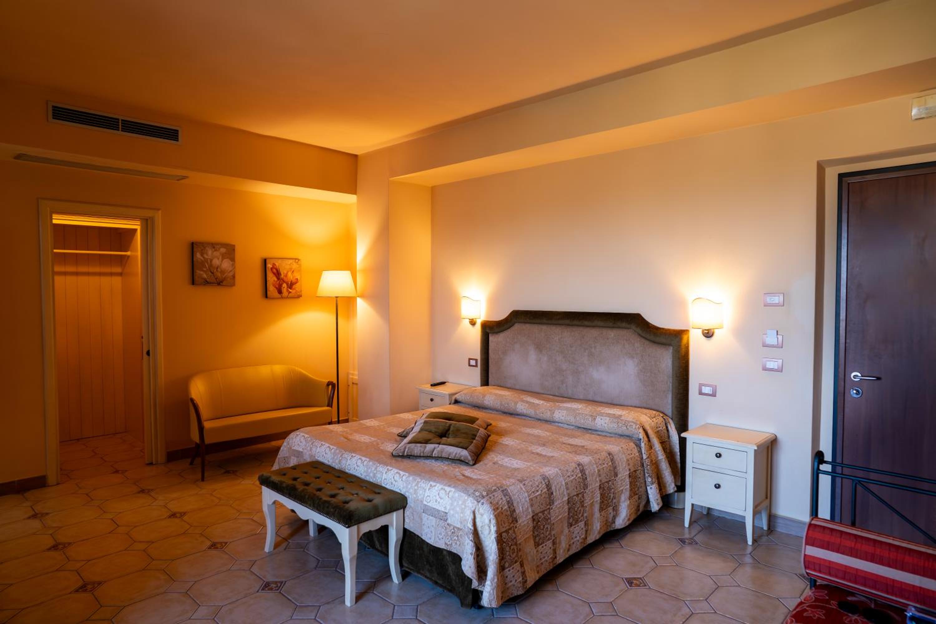 Junior Suite with Terrace photo 3