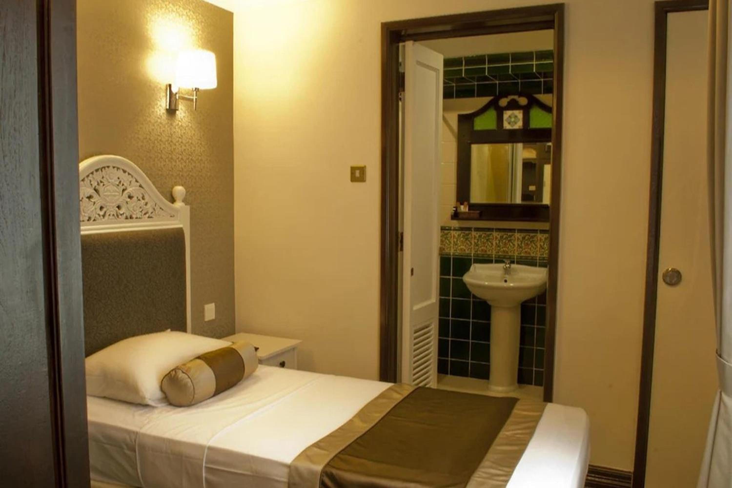 Deluxe Single Room