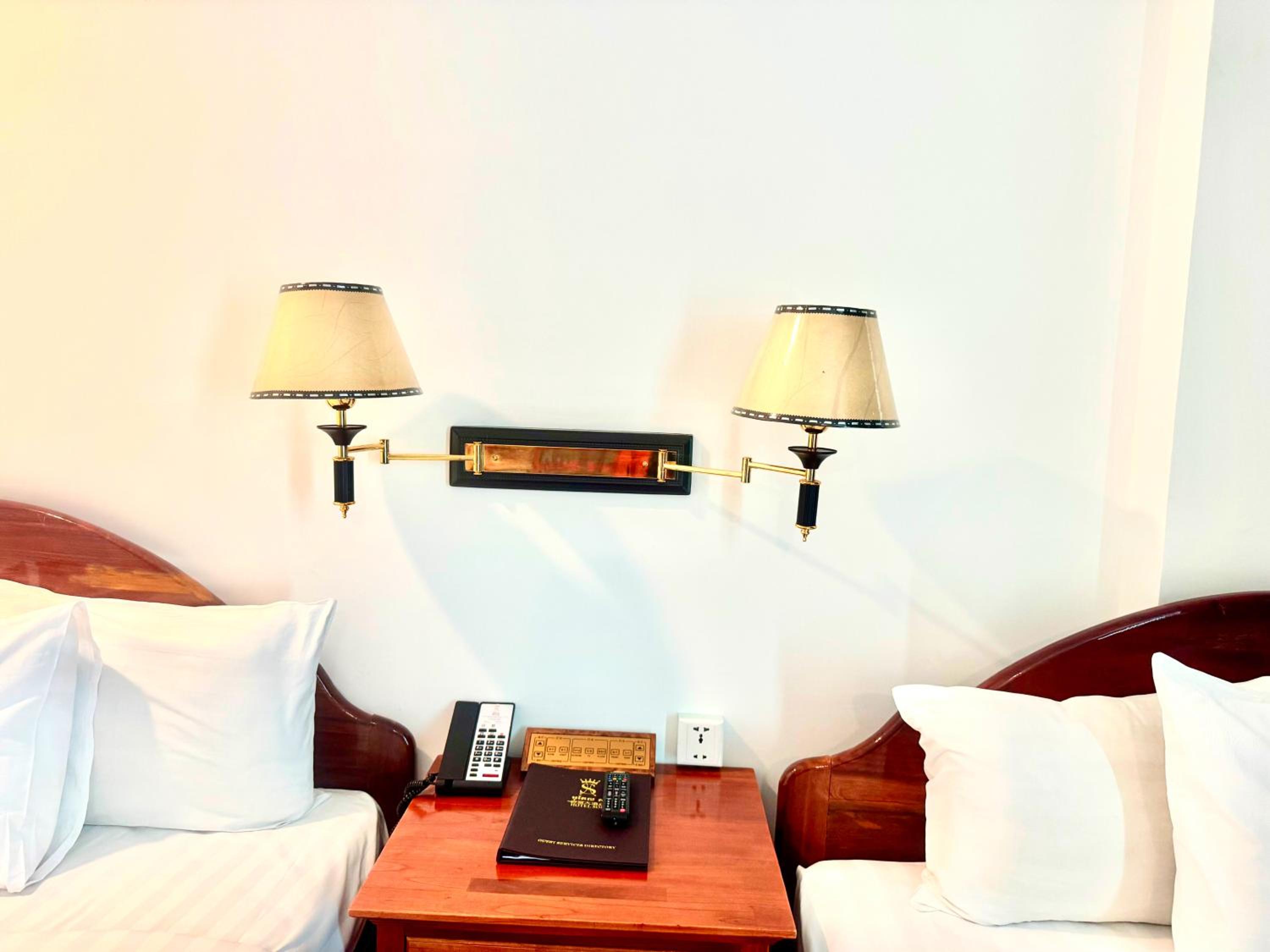 Family Room - Photo 2