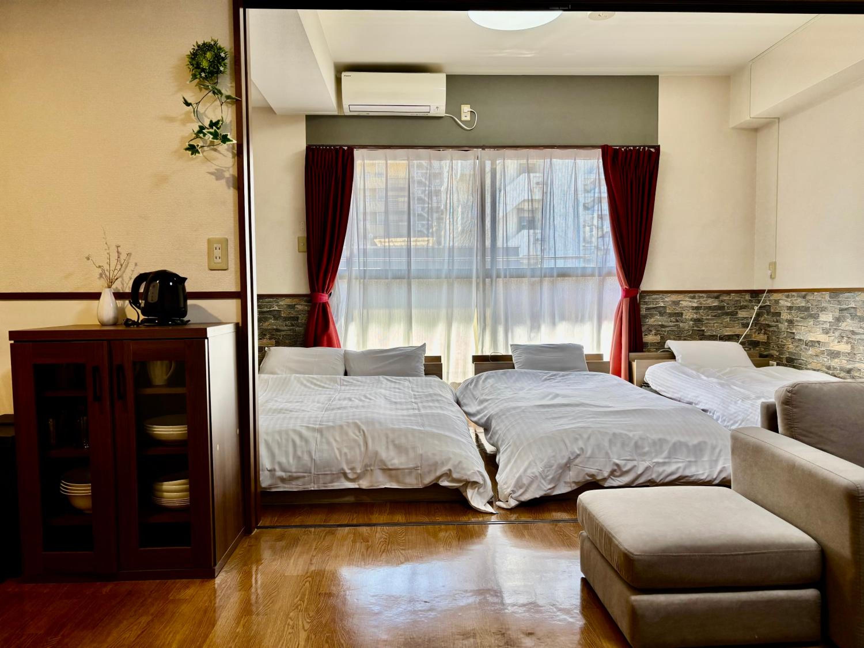 Two-Bedroom Apartment with Balcony photo 2