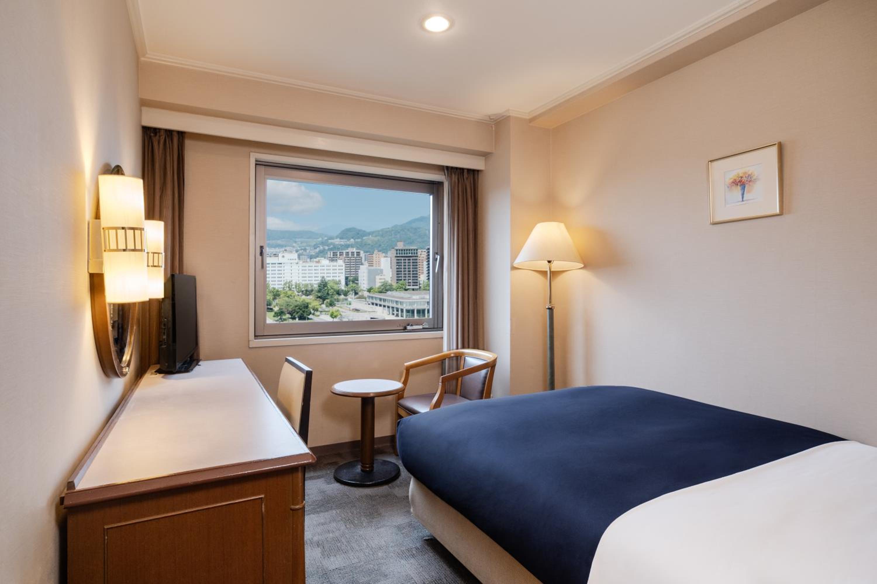 Standard Double Room with Park View - Non-Smoking - House Keeping is Optional with Additional Cost - Photo 2
