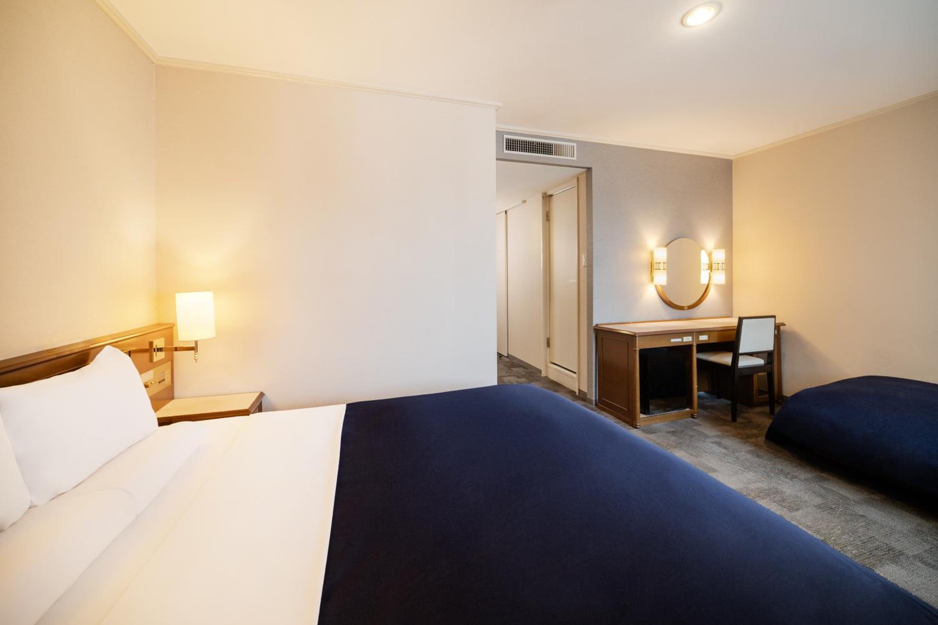 Superior Queen Room - Non-Smoking - House Keeping is Optional with Additional Cost - Photo 3