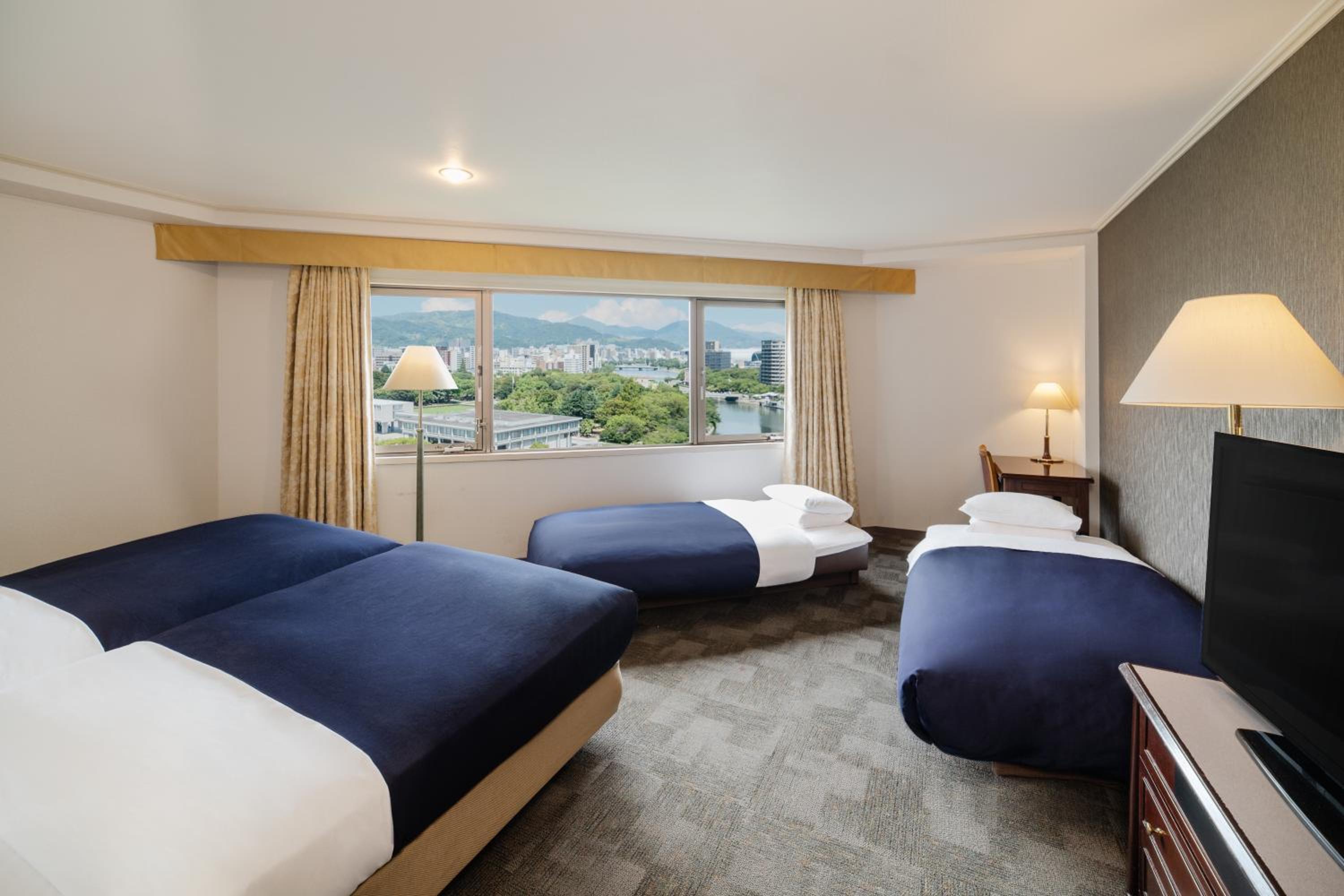Deluxe Quadruple Room with Park View - Non-Smoking - House Keeping is Optional with Additional Cost - Photo 1