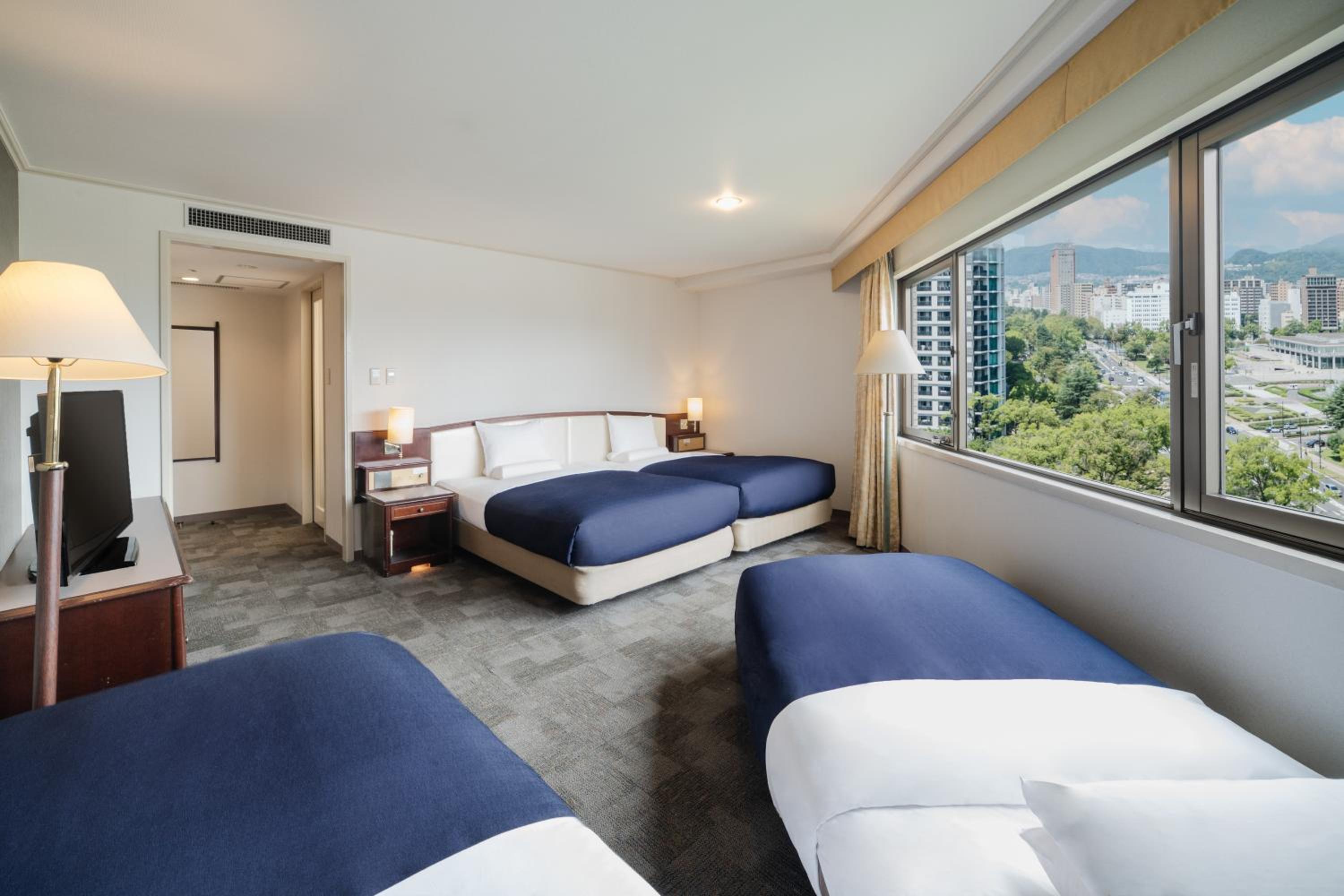 Deluxe Quadruple Room with Park View - Non-Smoking - House Keeping is Optional with Additional Cost - Photo 2
