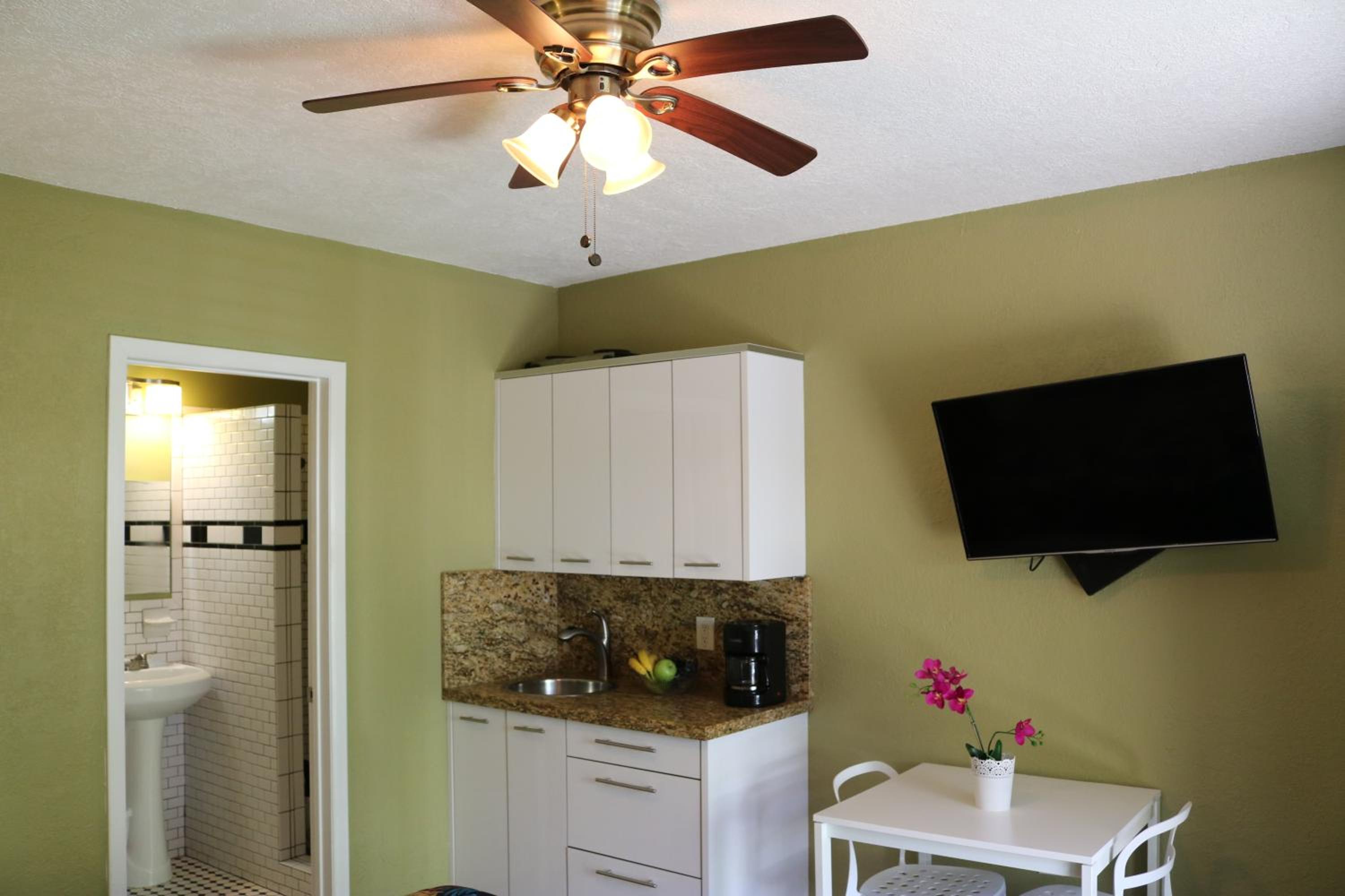 Standard  Room - Photo 6