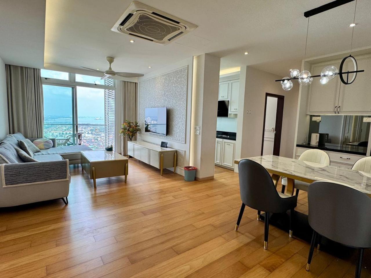 Two-Bedroom Suite photo 2