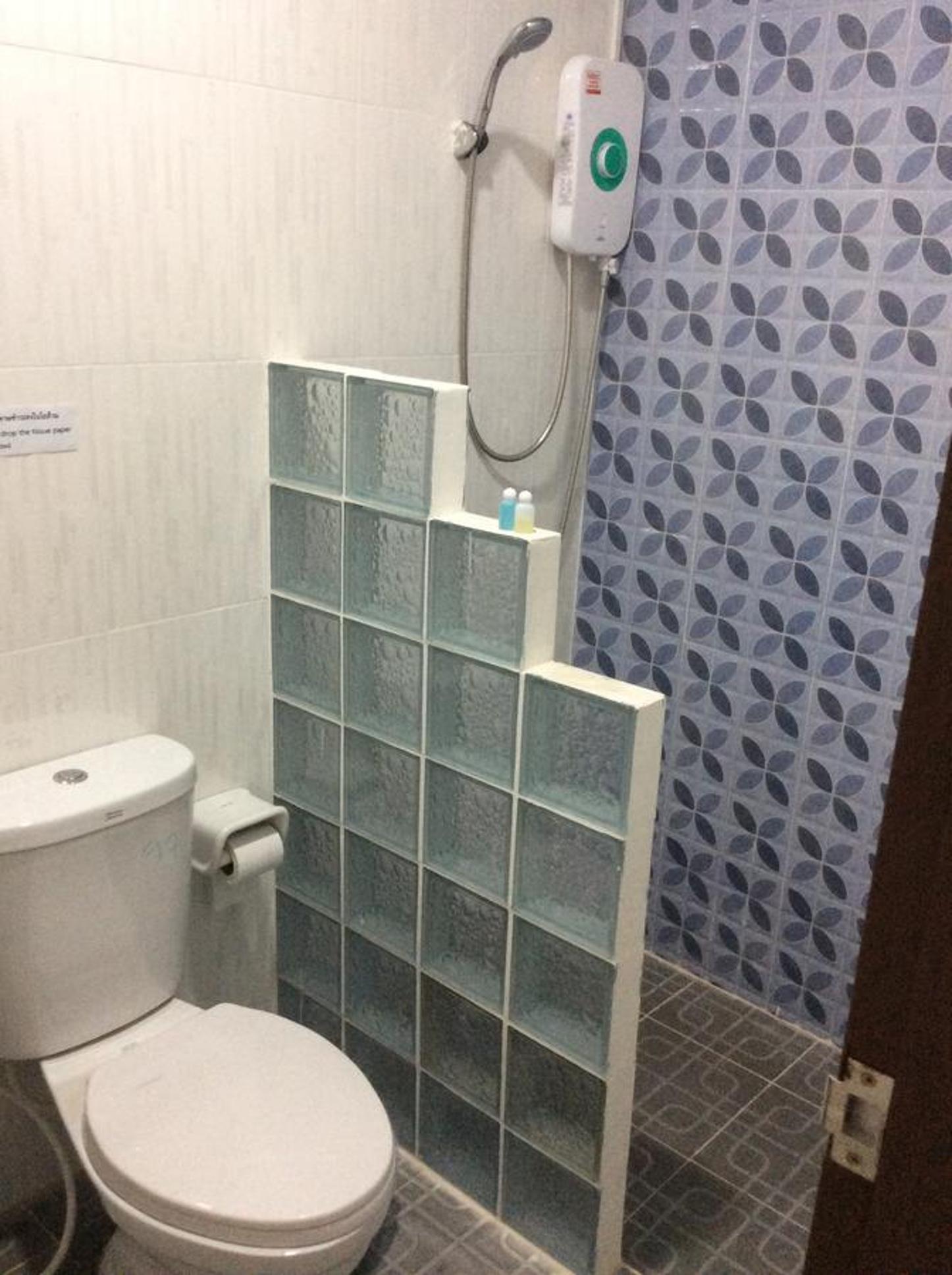Twin Room - Photo 4