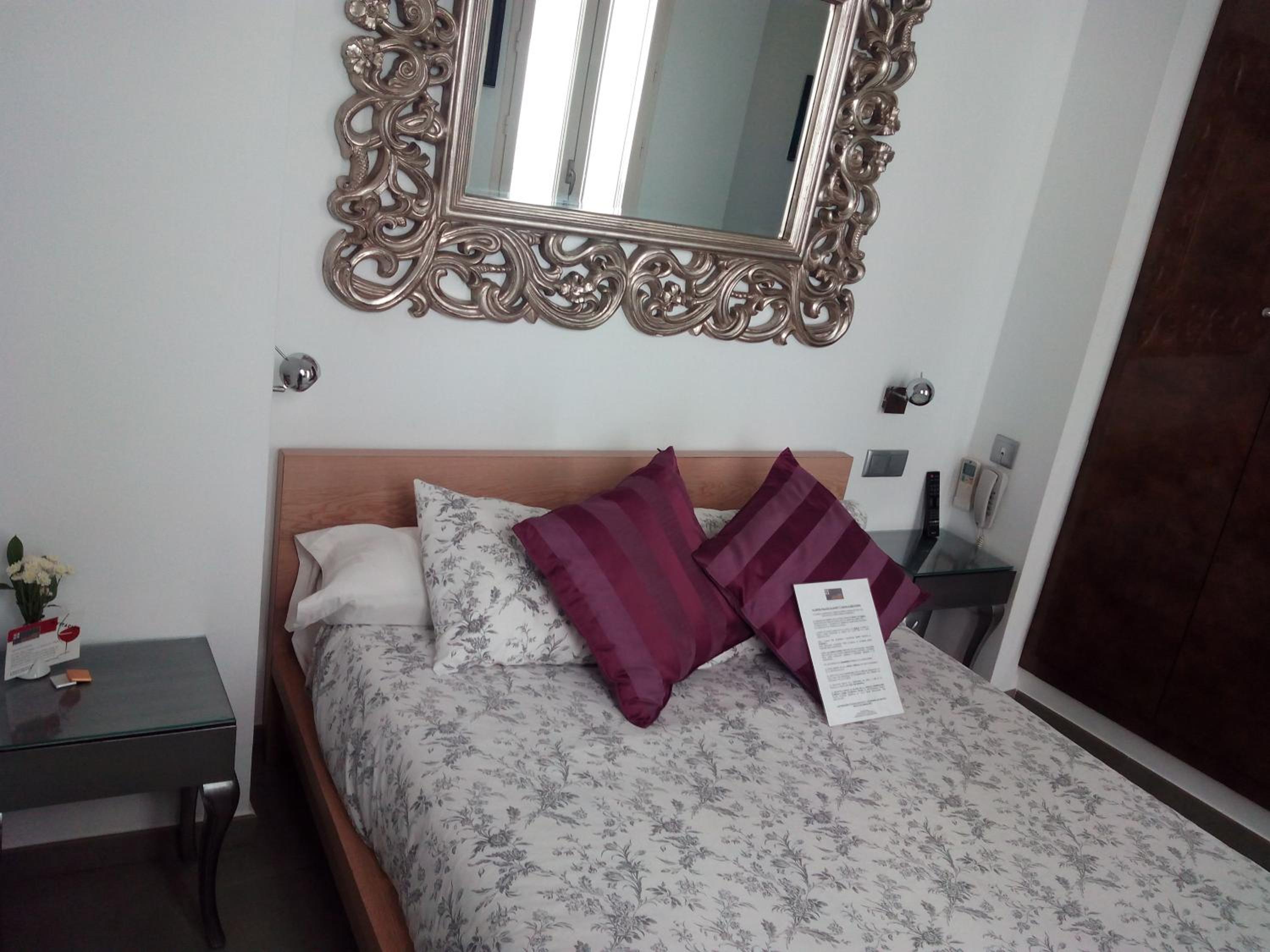 Double Room - Photo 4