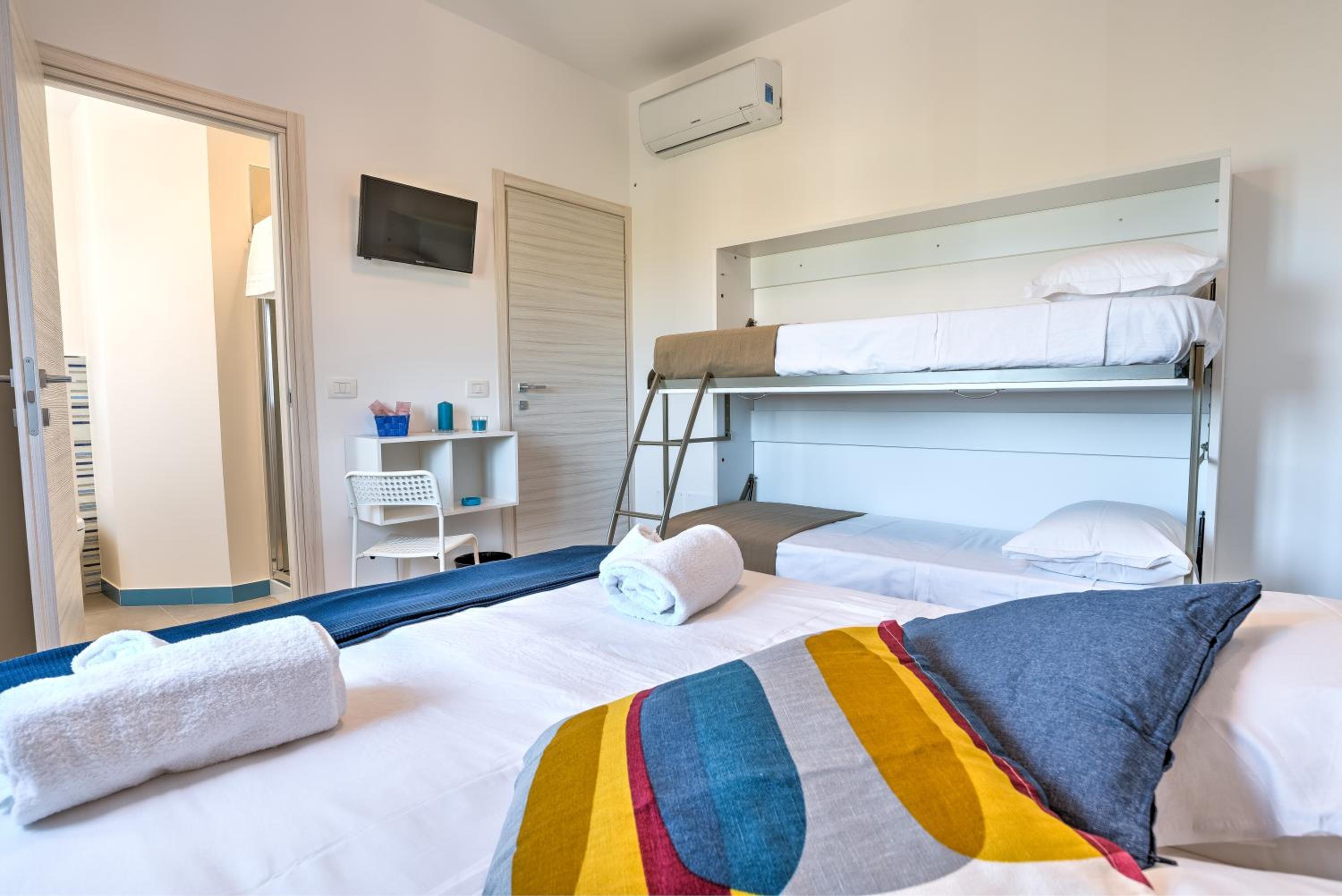 Twin Room with Private Bathroom
