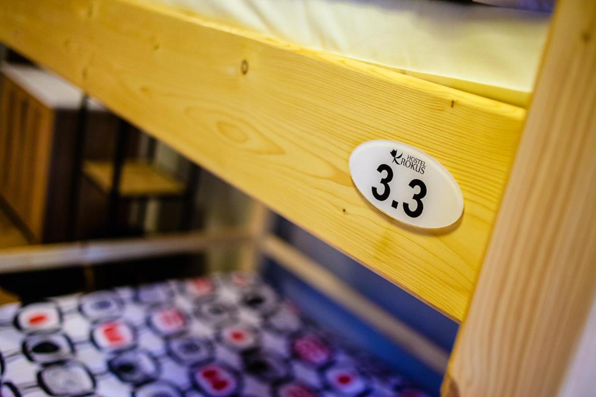Bed in 6-Bed Dormitory Room with Shared Bathroom photo 2