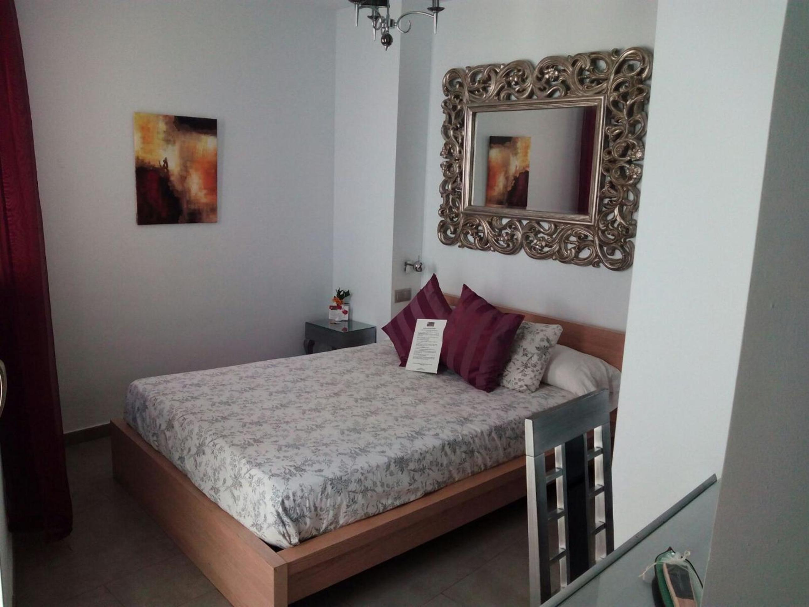 Double Room - Photo 6