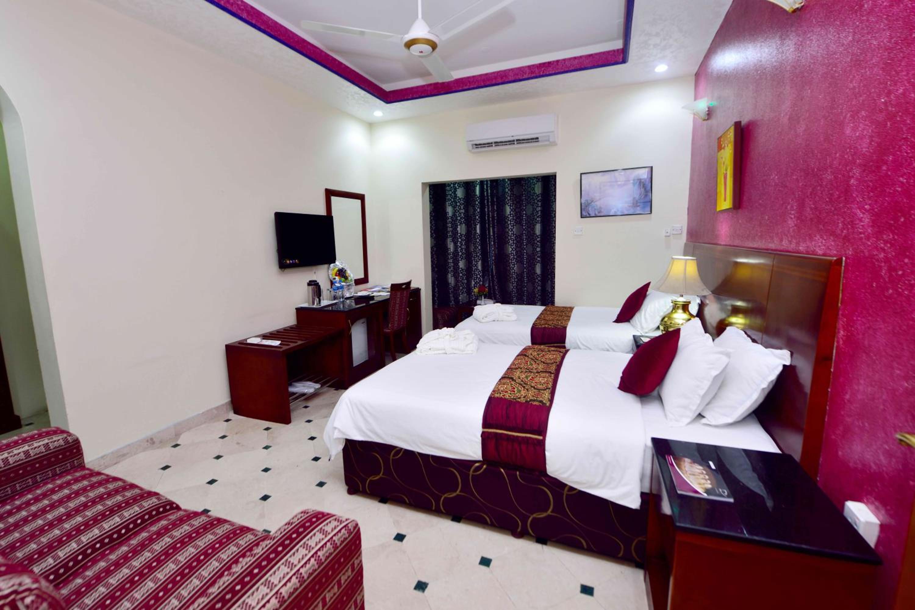 Standard Twin Room - Photo 3