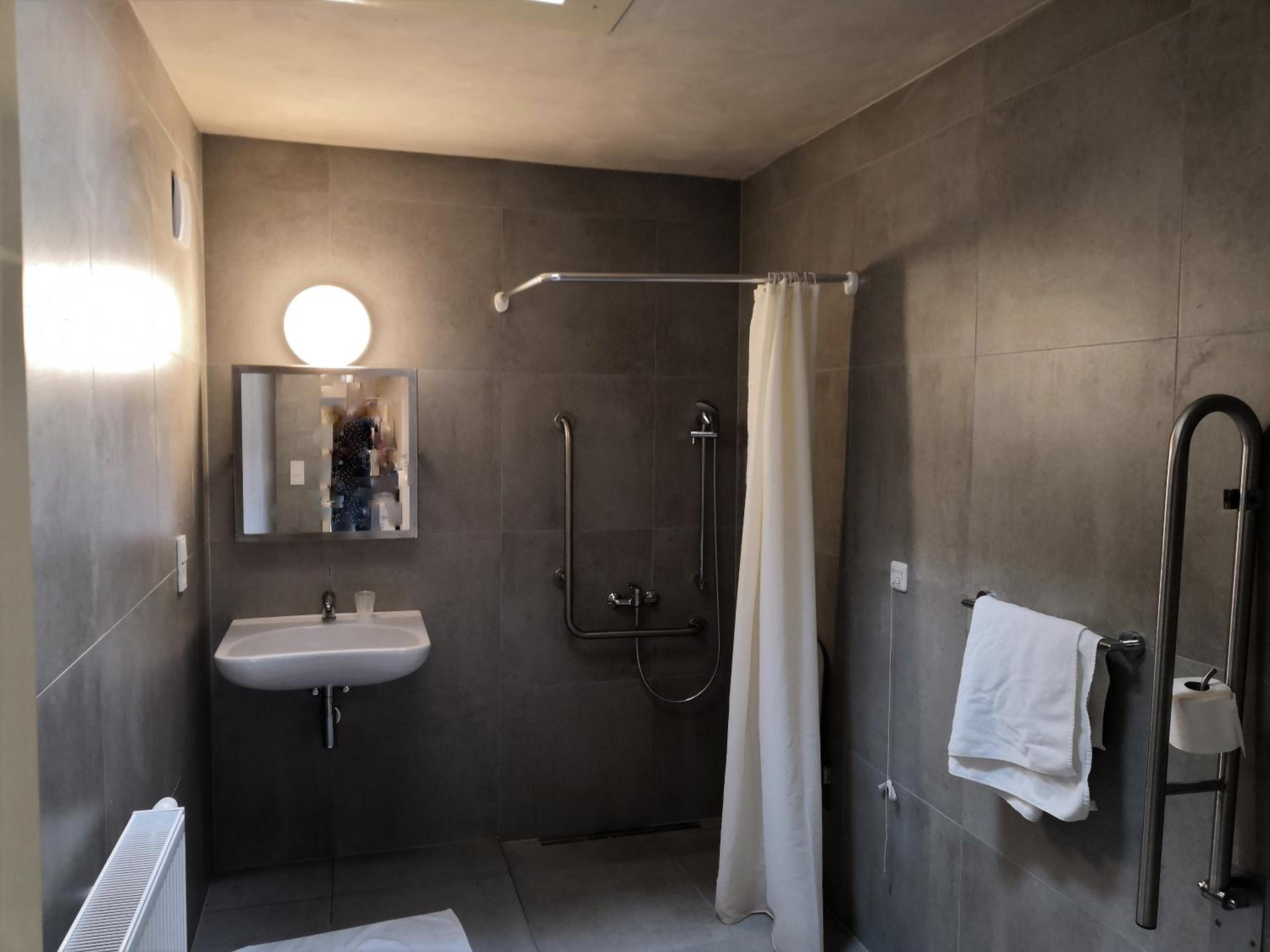 Triple Room - Disability Access - Annex  - Photo 4