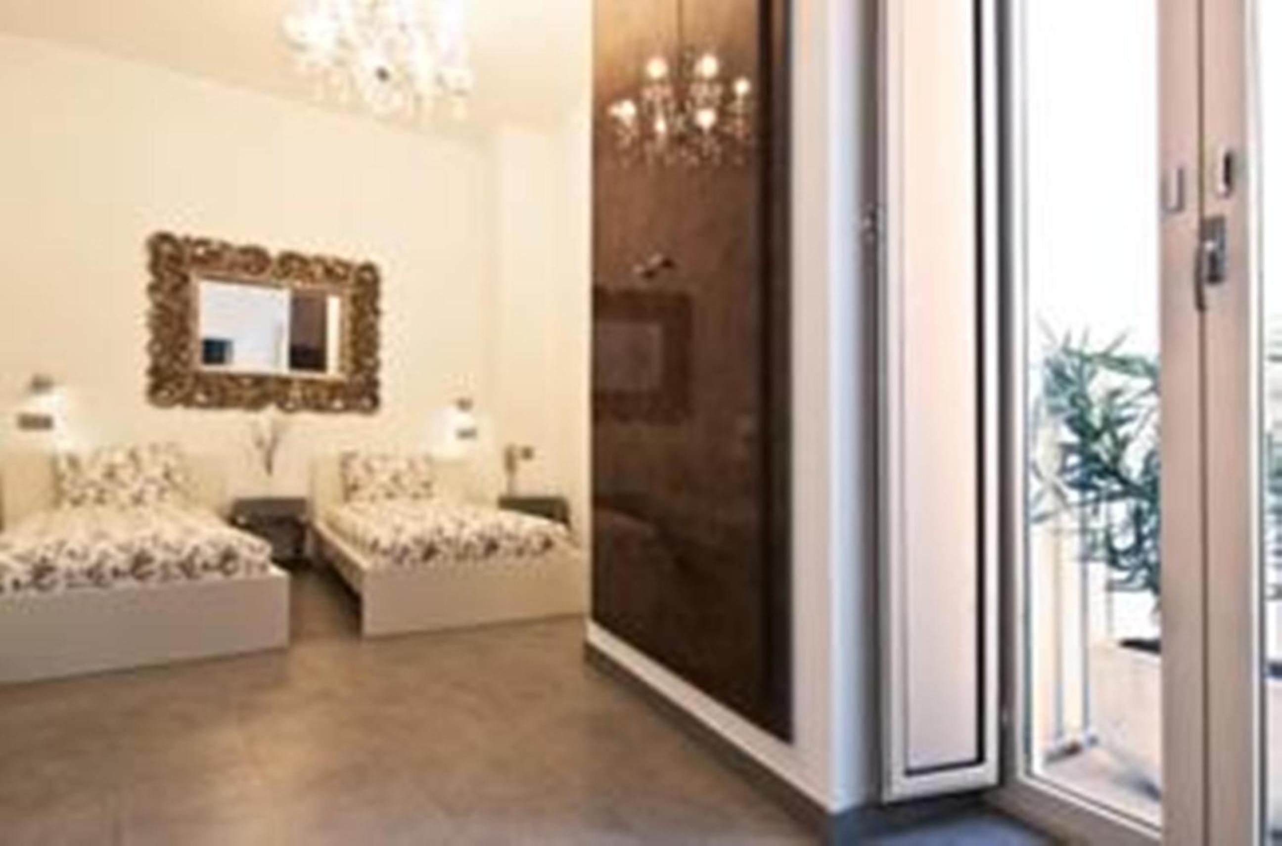 Twin Room - Photo 1
