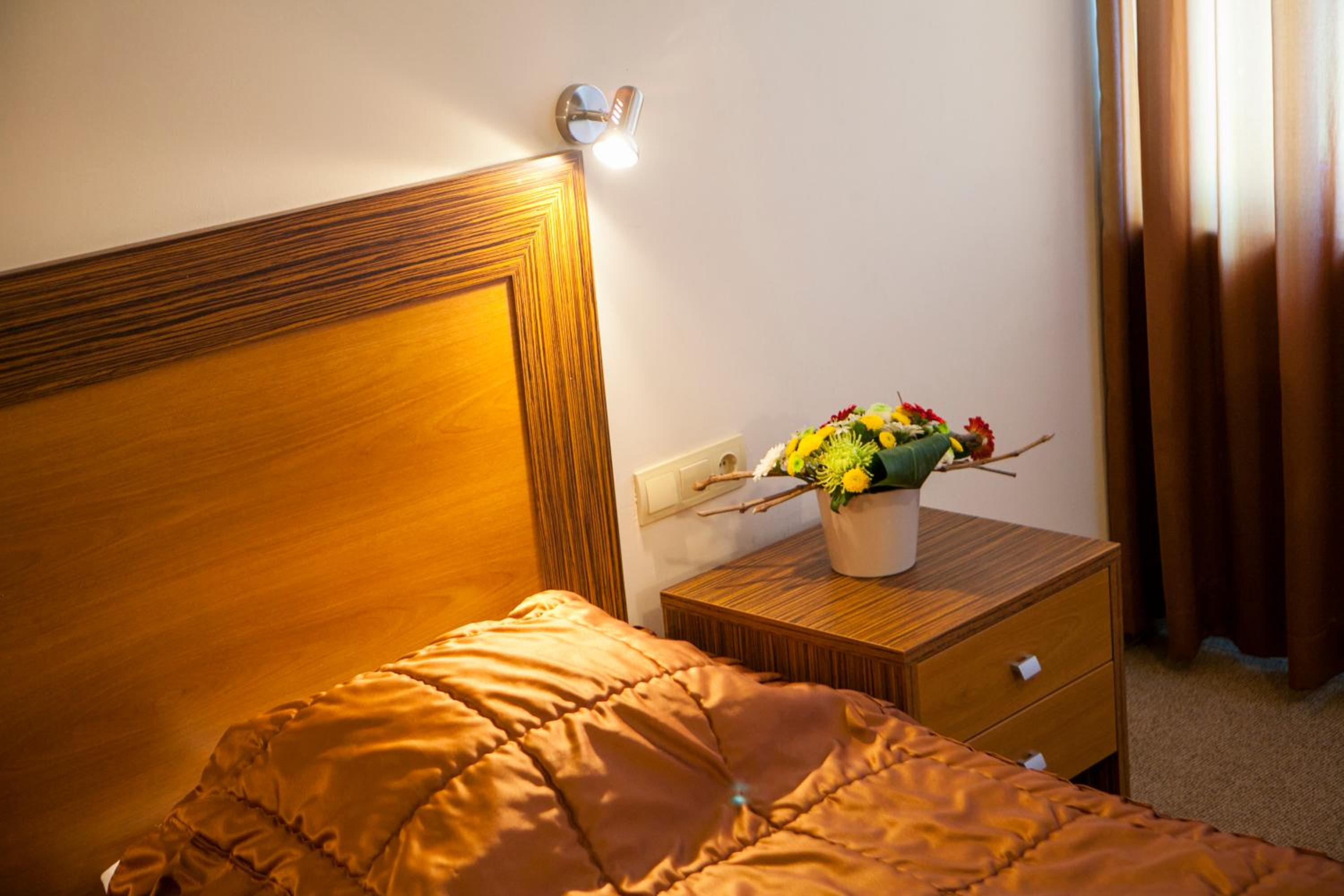 Budget Double Room - Photo 2
