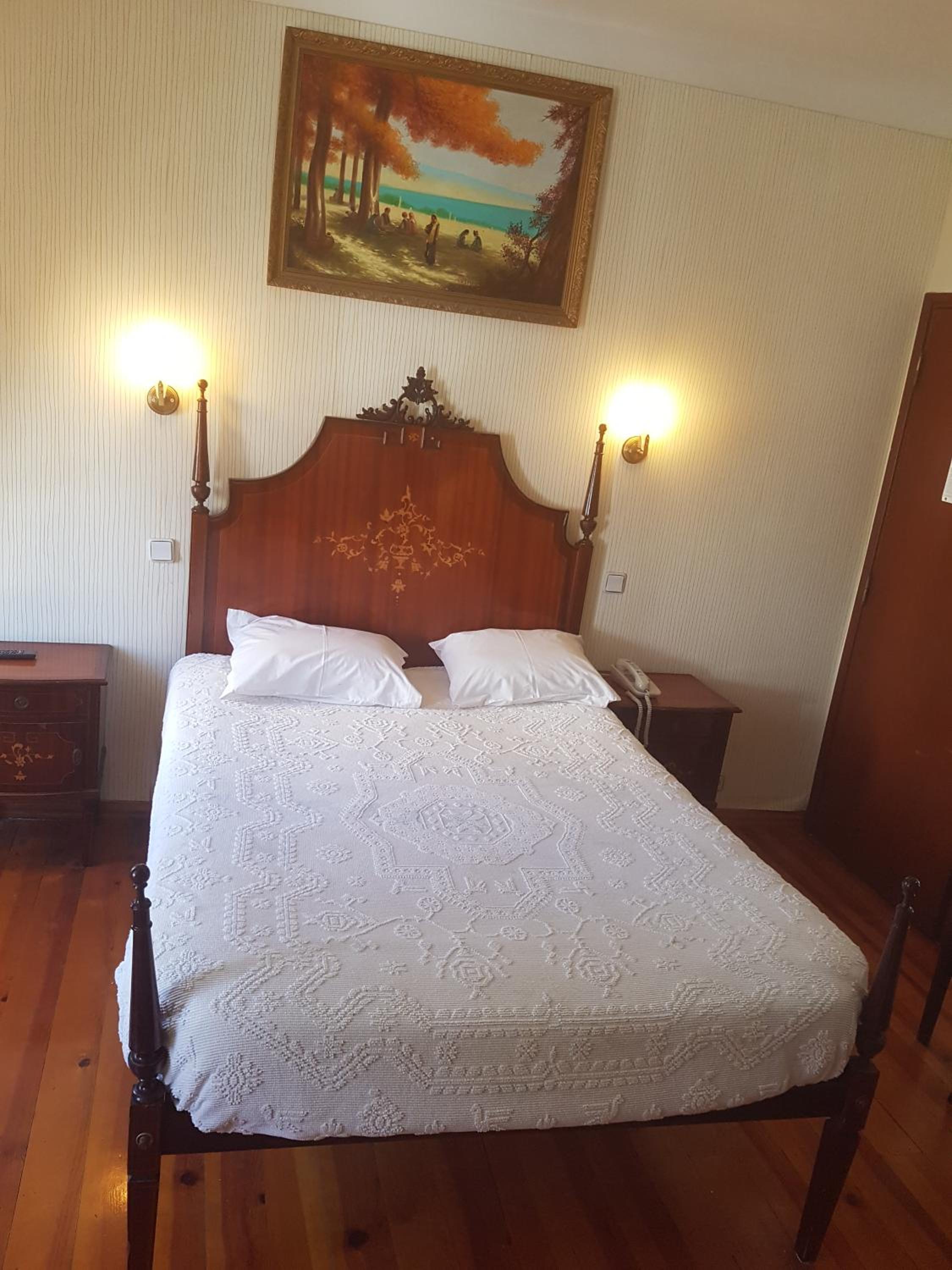 Double Or Twin Room With Private Bathroom photo 3
