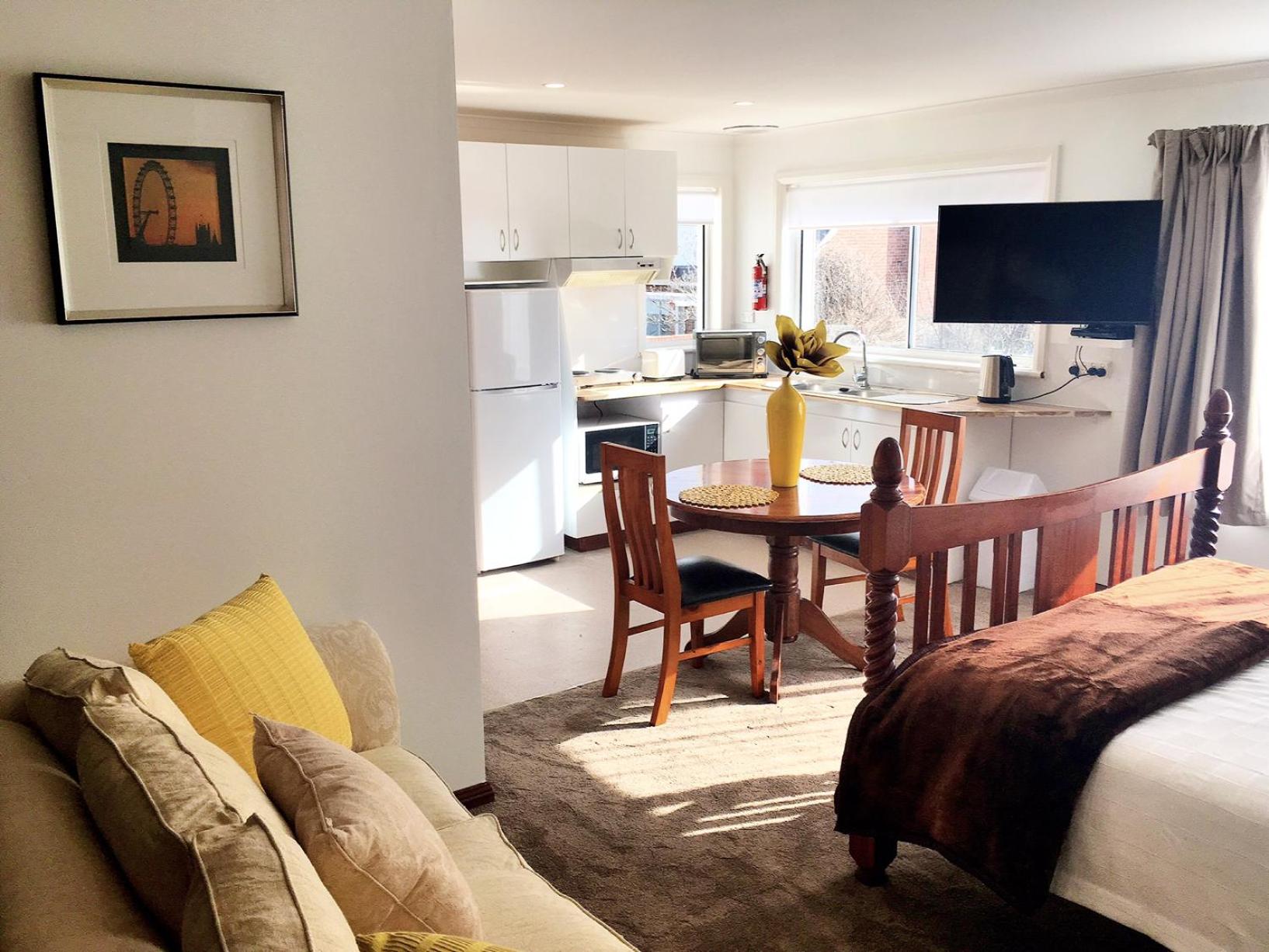 Studio Apartment photo 1