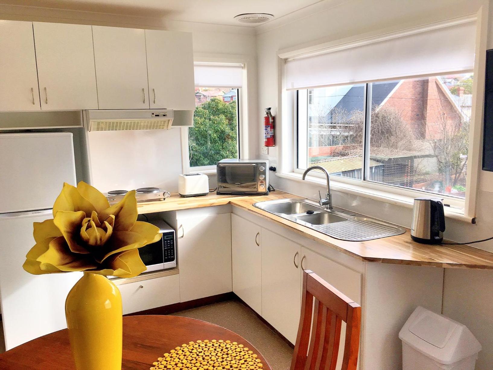 Studio Apartment photo 3