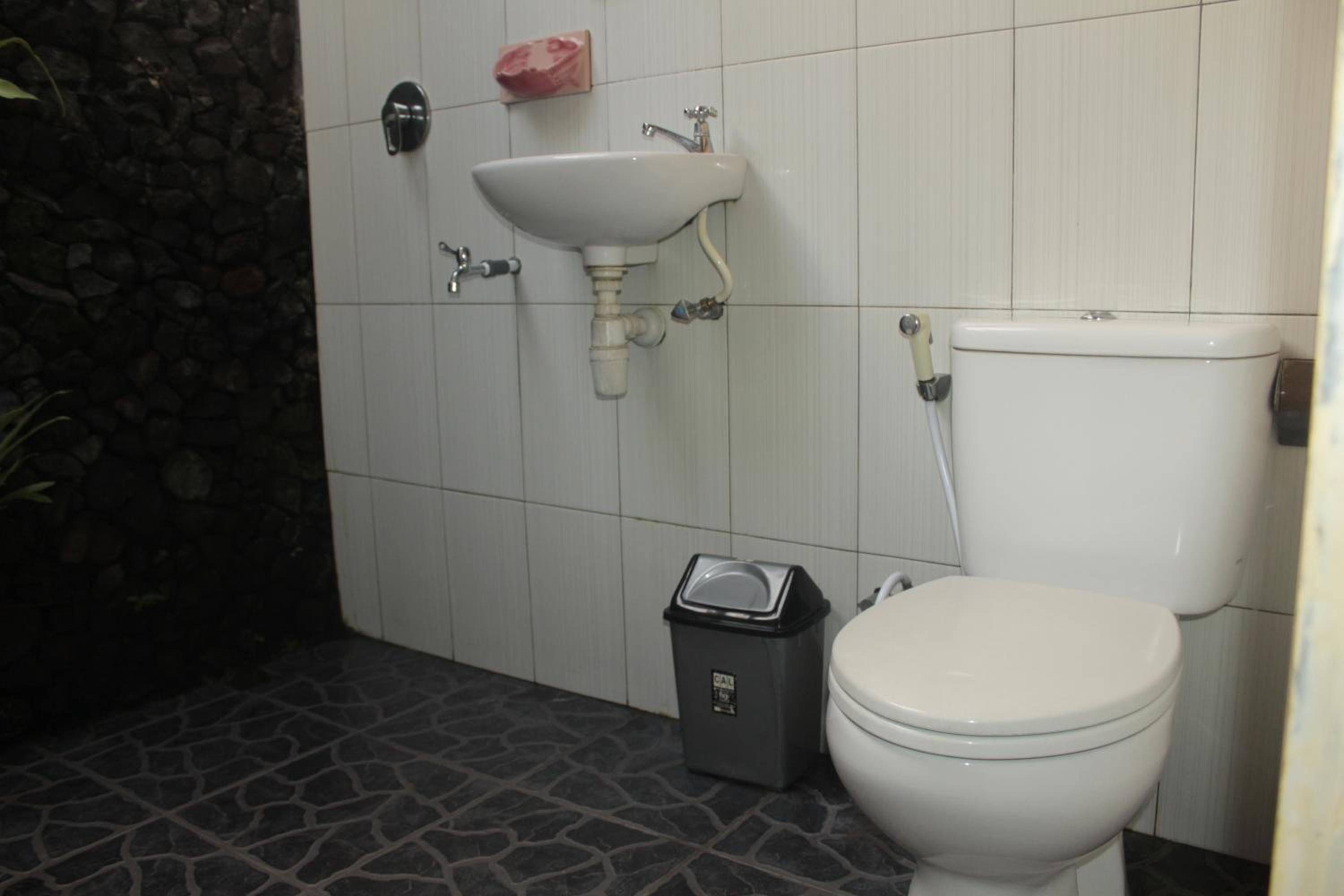 Deluxe Double Room with Balcony - Photo 26