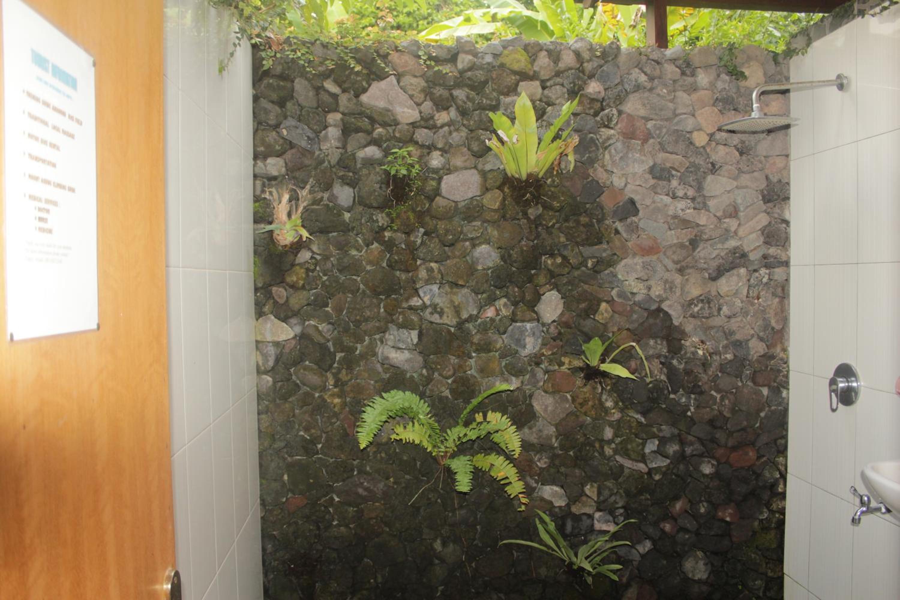 Deluxe Double Room with Balcony - Photo 23