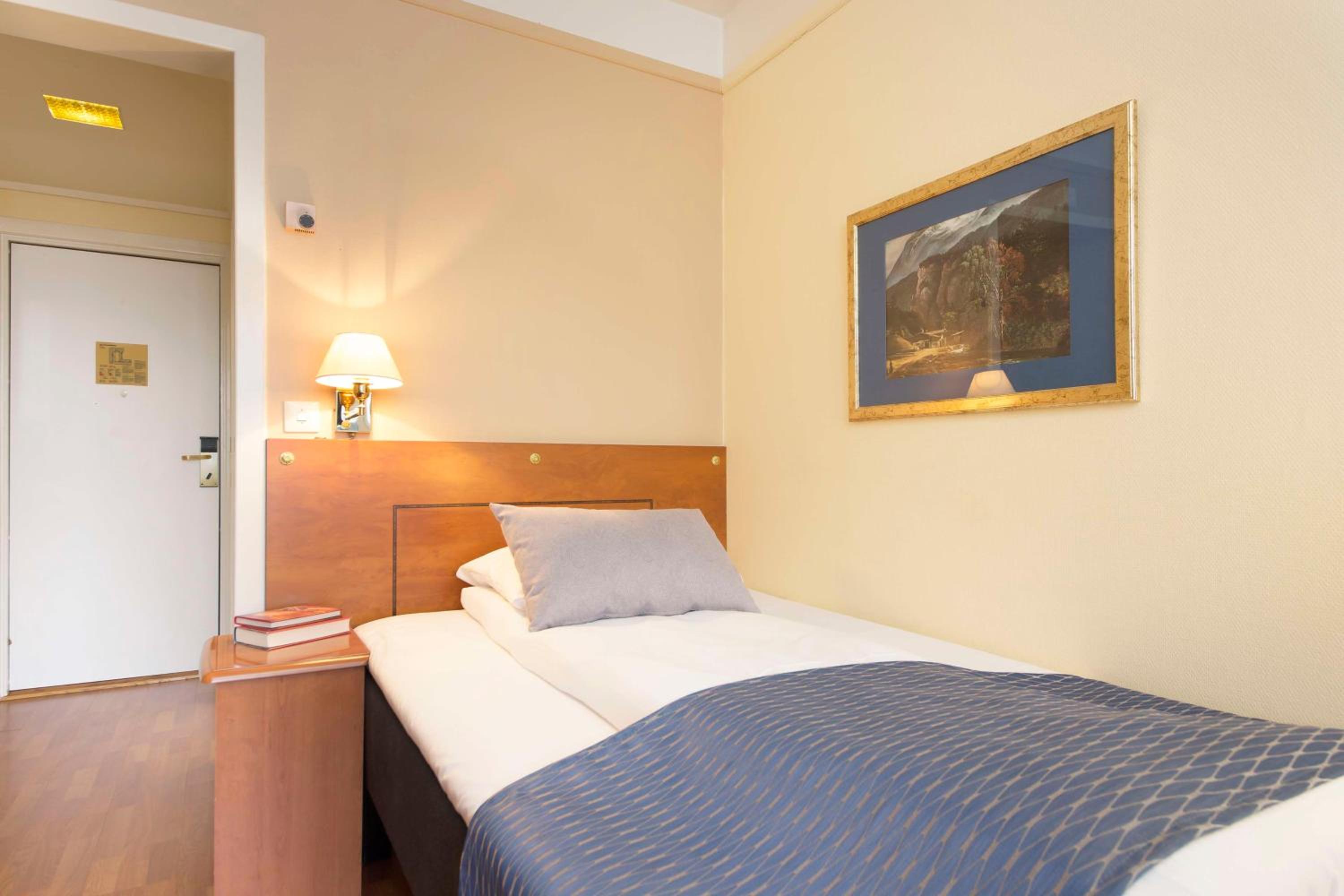 Single Room photo 3