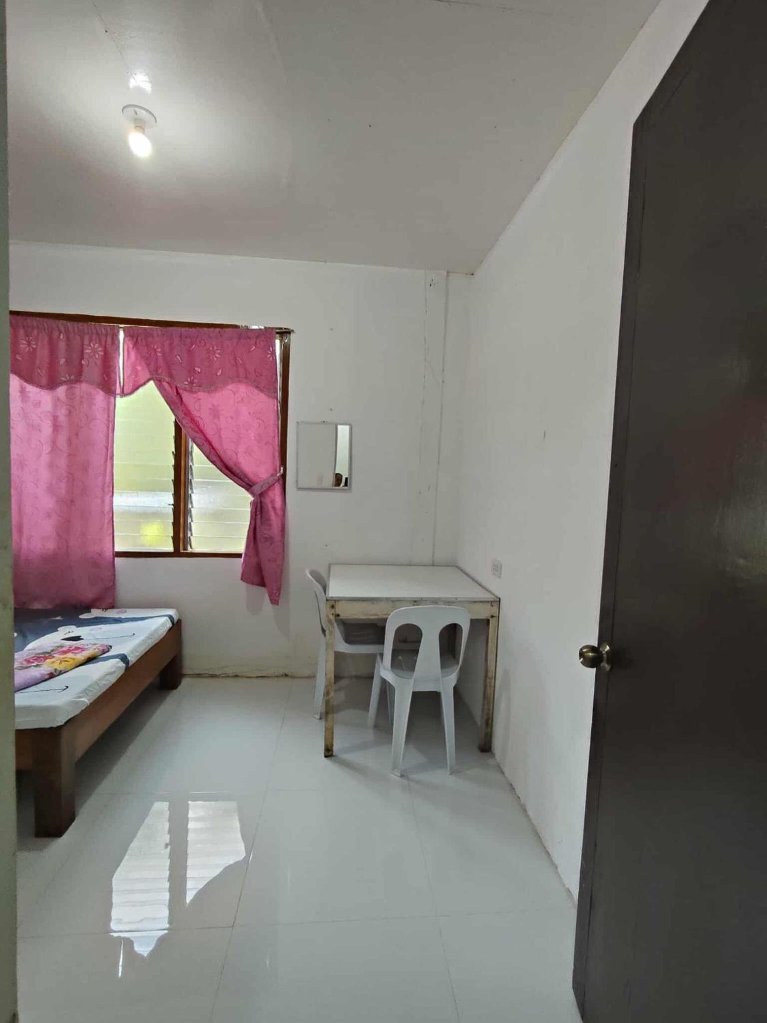 Double Room with Shared Bathroom photo 1