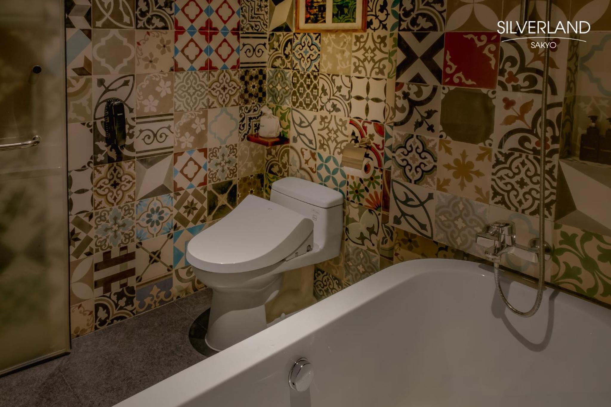 Symphony Deluxe Double or Twin – Hall View photo 3