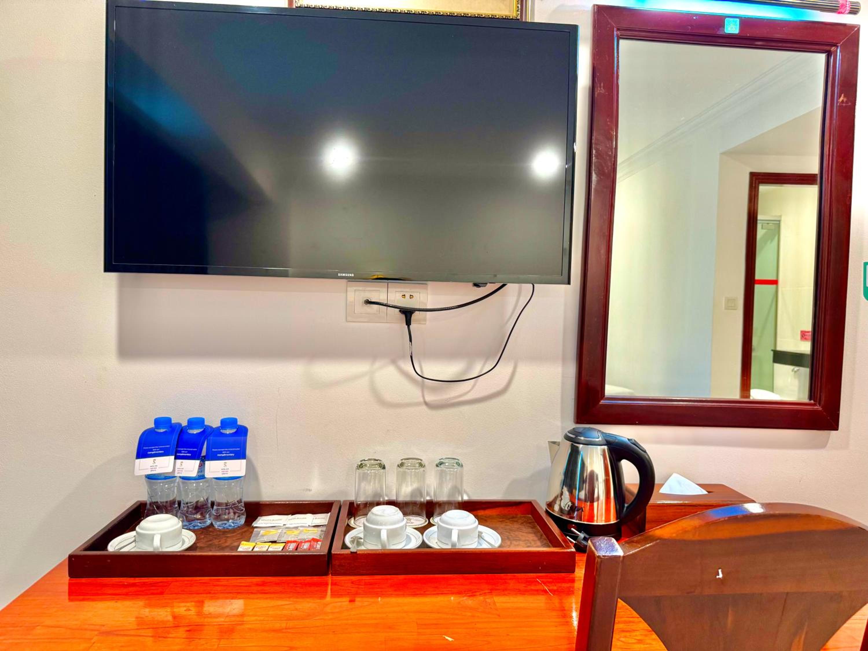 Family Room - Photo 8