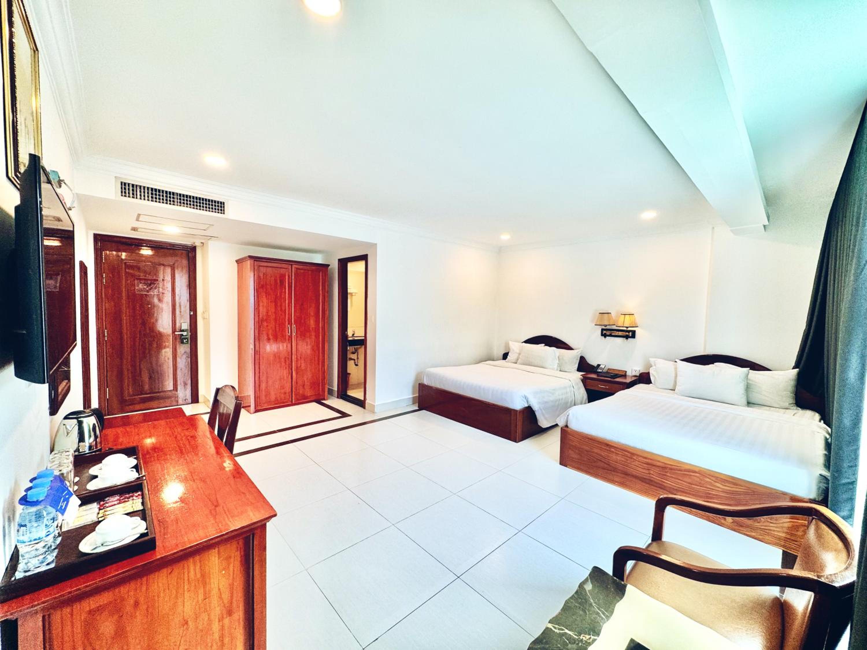 Family Room - Photo 9