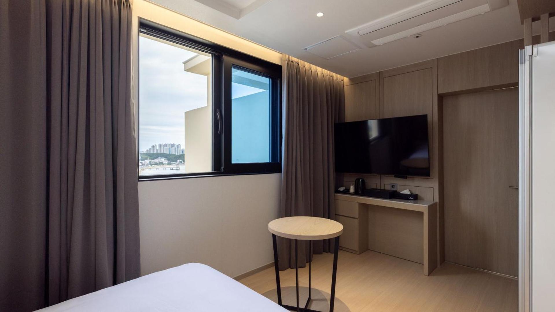 Double Room with Half Ocean View