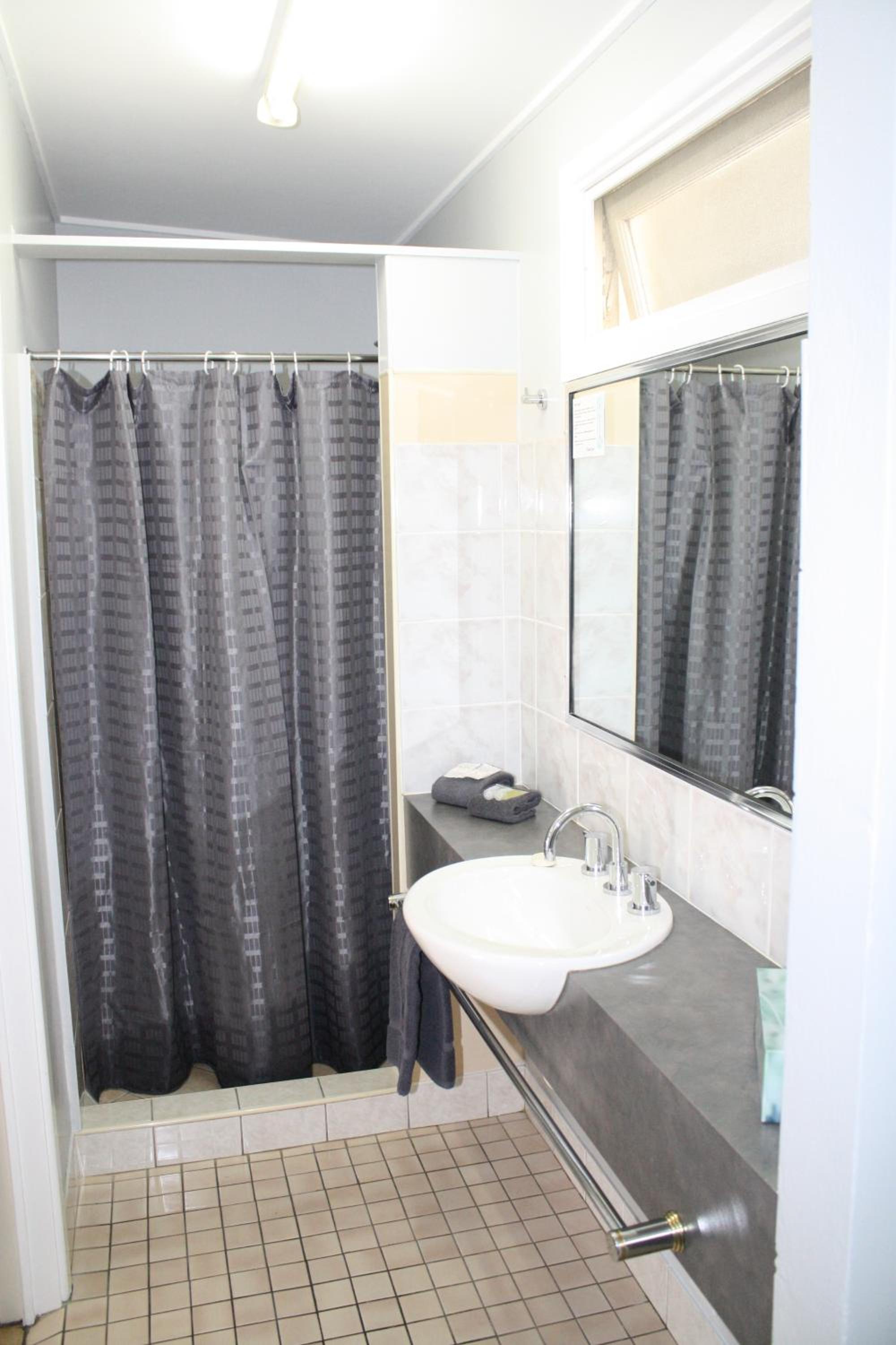 Executive Six Berth photo 2