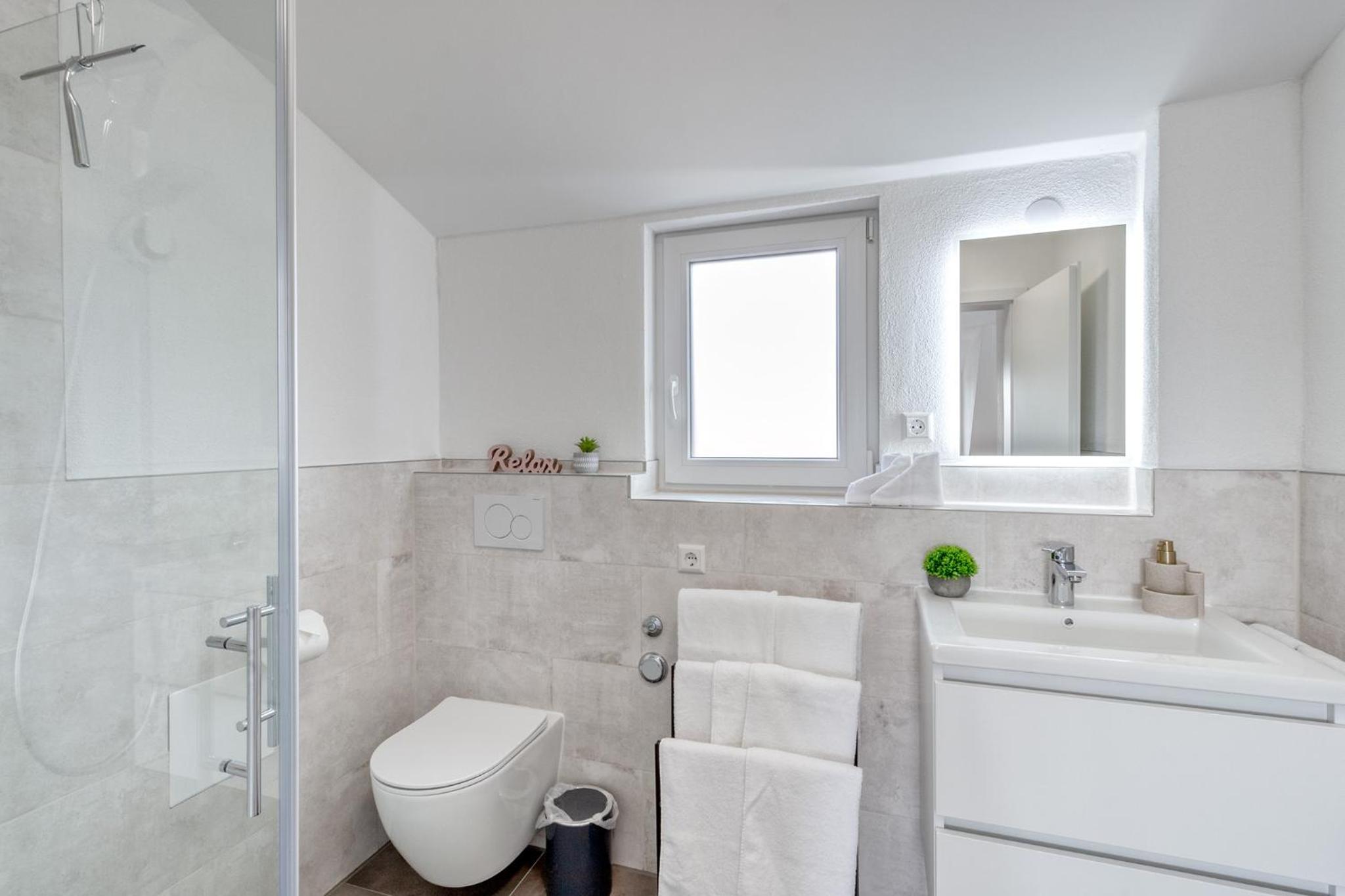 One-Bedroom Apartment with Balcony photo 3