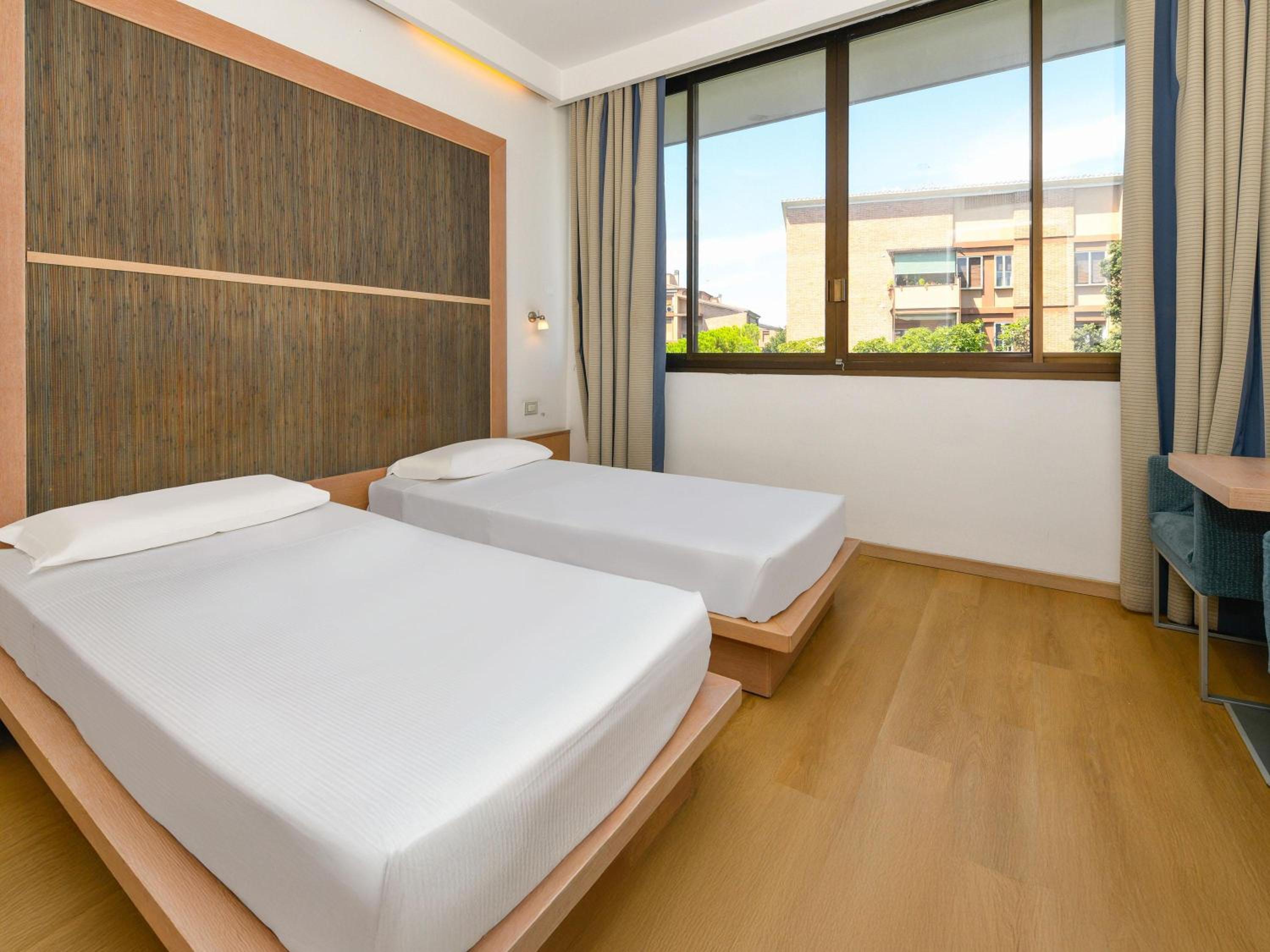 Twin Room - Photo 1